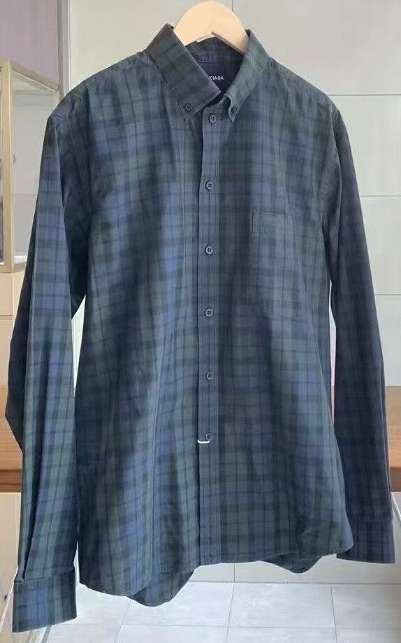 Balenciaga Balenciaga Plaid Shirt Size 38 Available Size US M / EU 48-50 / 2 - 7 Thumbnail