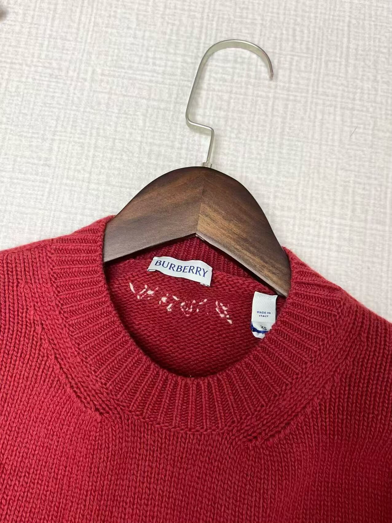 Burberry Burberry Red Logo Sweater Limited Edition Size XS / US 0-2 / IT 36-38 - 2 Thumbnail
