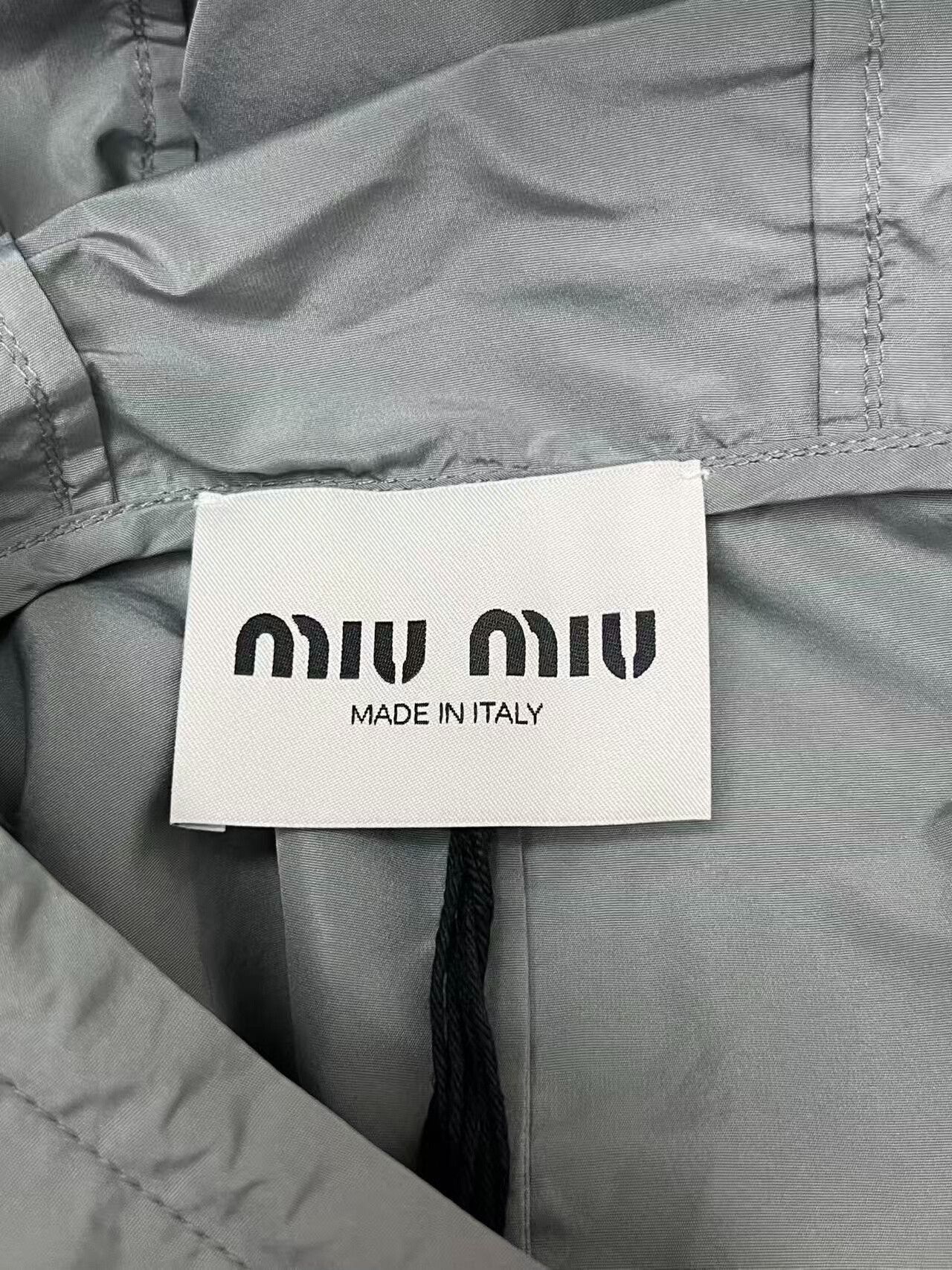 Miu Miu Miu Miu Gray Windbreaker Jacket Size 42 Size M / US 6-8 / IT 42-44 - 3 Thumbnail