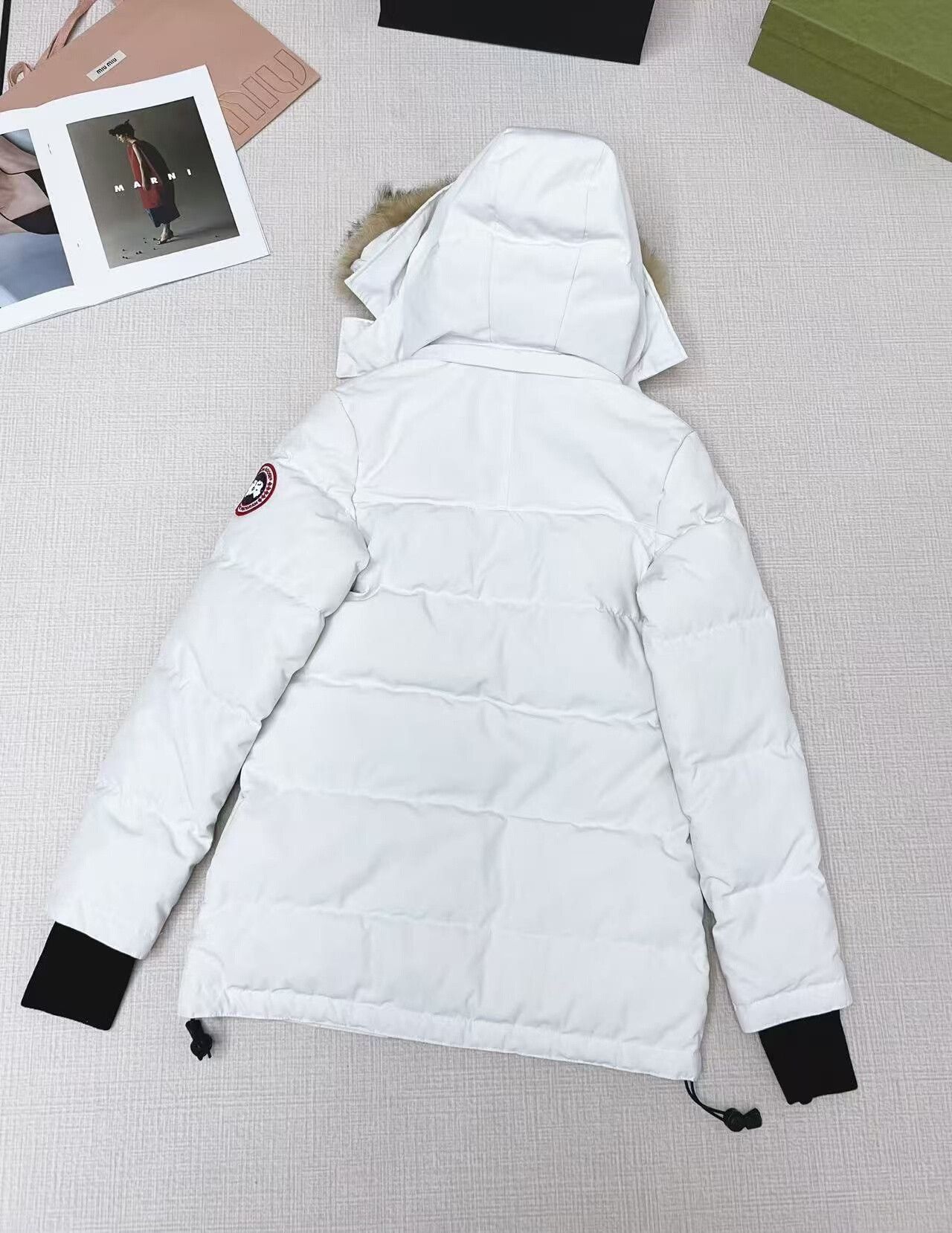 Canada Goose White Short Down Jacket 2XS Size Size XXS / US 00 / IT 34 - 2 Thumbnail