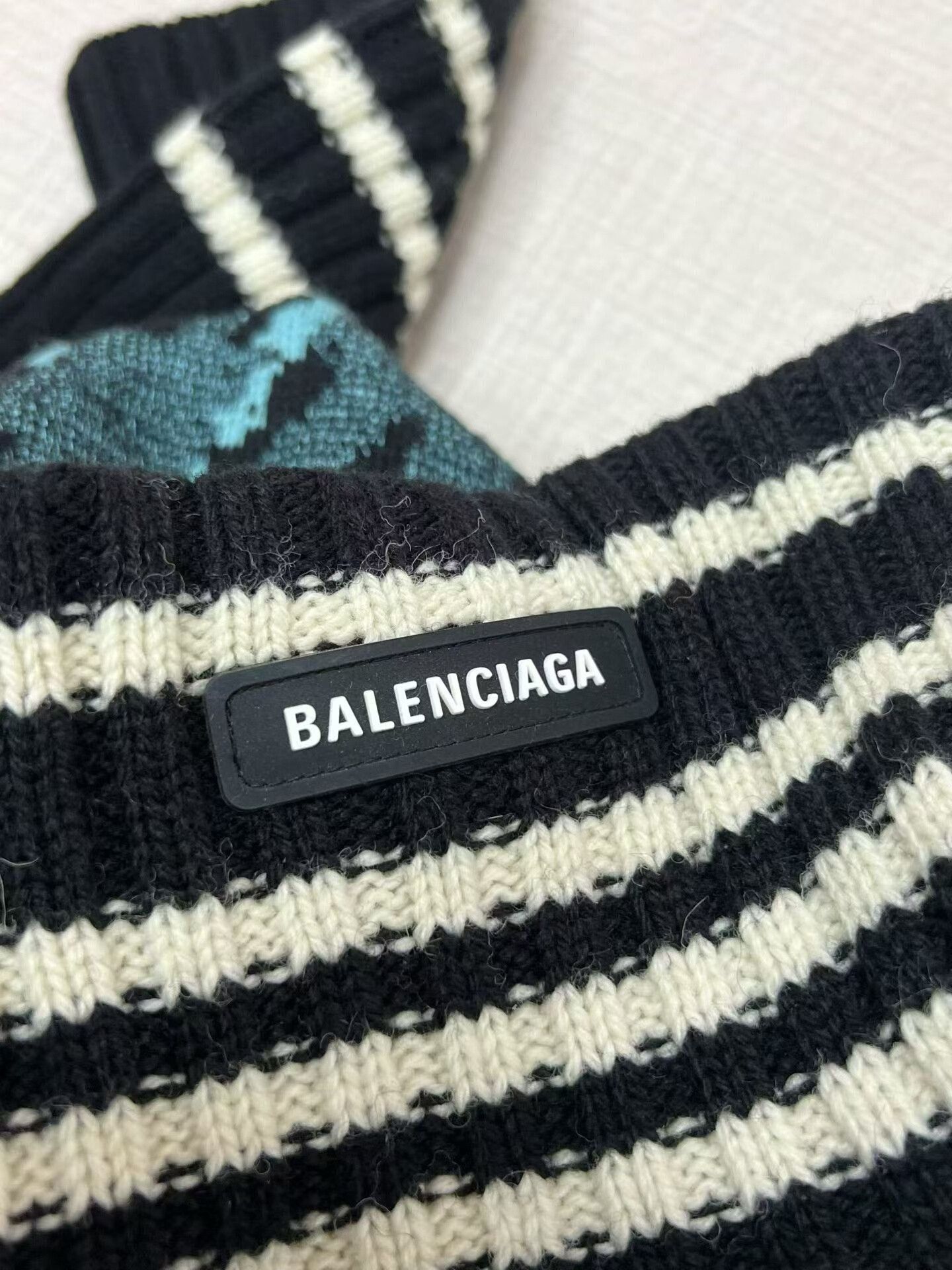 Balenciaga Balenciaga Deconstructed Irregular Sweater Size XXS / US 00 / IT 34 - 5 Thumbnail