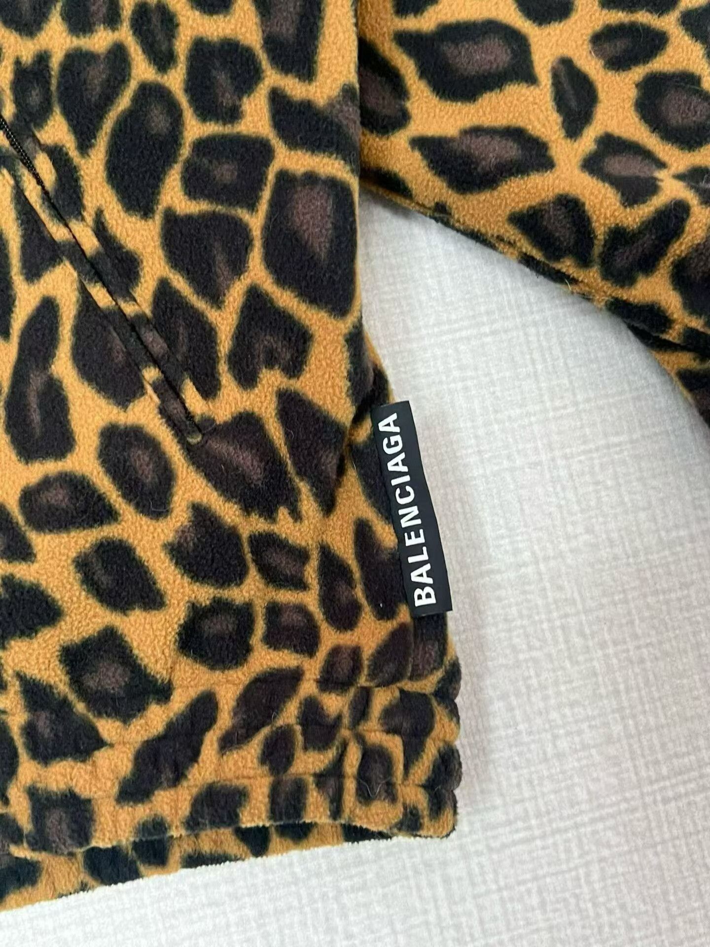 Balenciaga Balenciaga Leopard Print Fleece Jacket Size 36 Size XS / US 0-2 / IT 36-38 - 2 Thumbnail