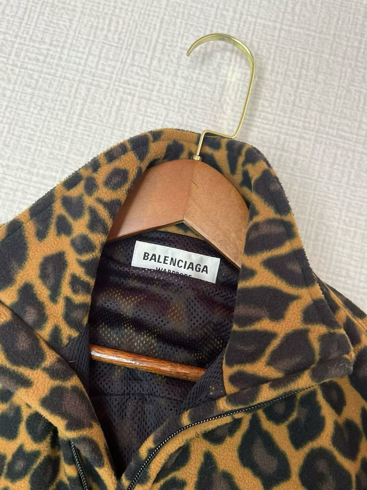 Balenciaga Balenciaga Leopard Print Fleece Jacket Size 36 Size XS / US 0-2 / IT 36-38 - 3 Thumbnail