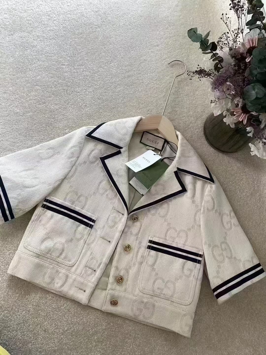 Gucci Gucci Logo Short Sleeve Jacket Outfit Size XS / US 0-2 / IT 36-38 - 4 Thumbnail