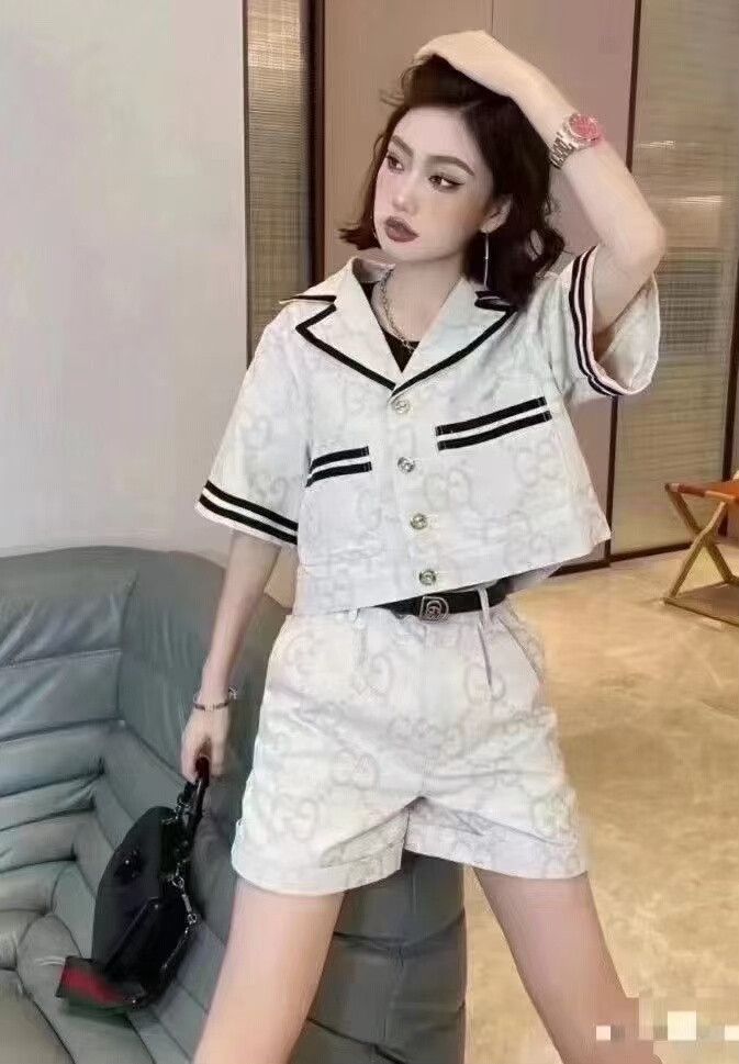 Gucci Gucci Logo Short Sleeve Jacket Outfit Size XS / US 0-2 / IT 36-38 - 6 Thumbnail
