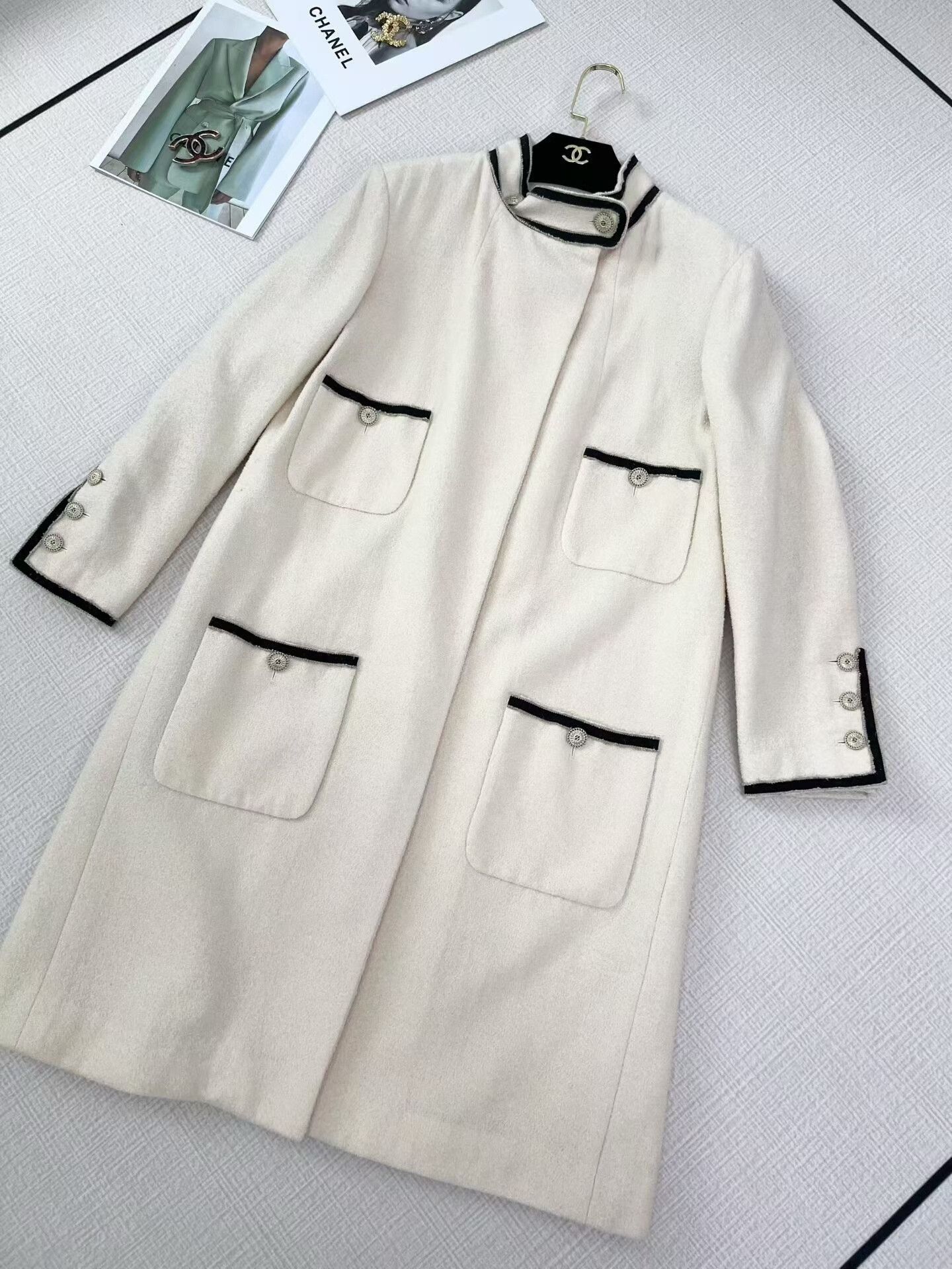 Chanel Chanel Color-Block Long Coat with Pockets Size M / US 6-8 / IT 42-44 - 2 Thumbnail