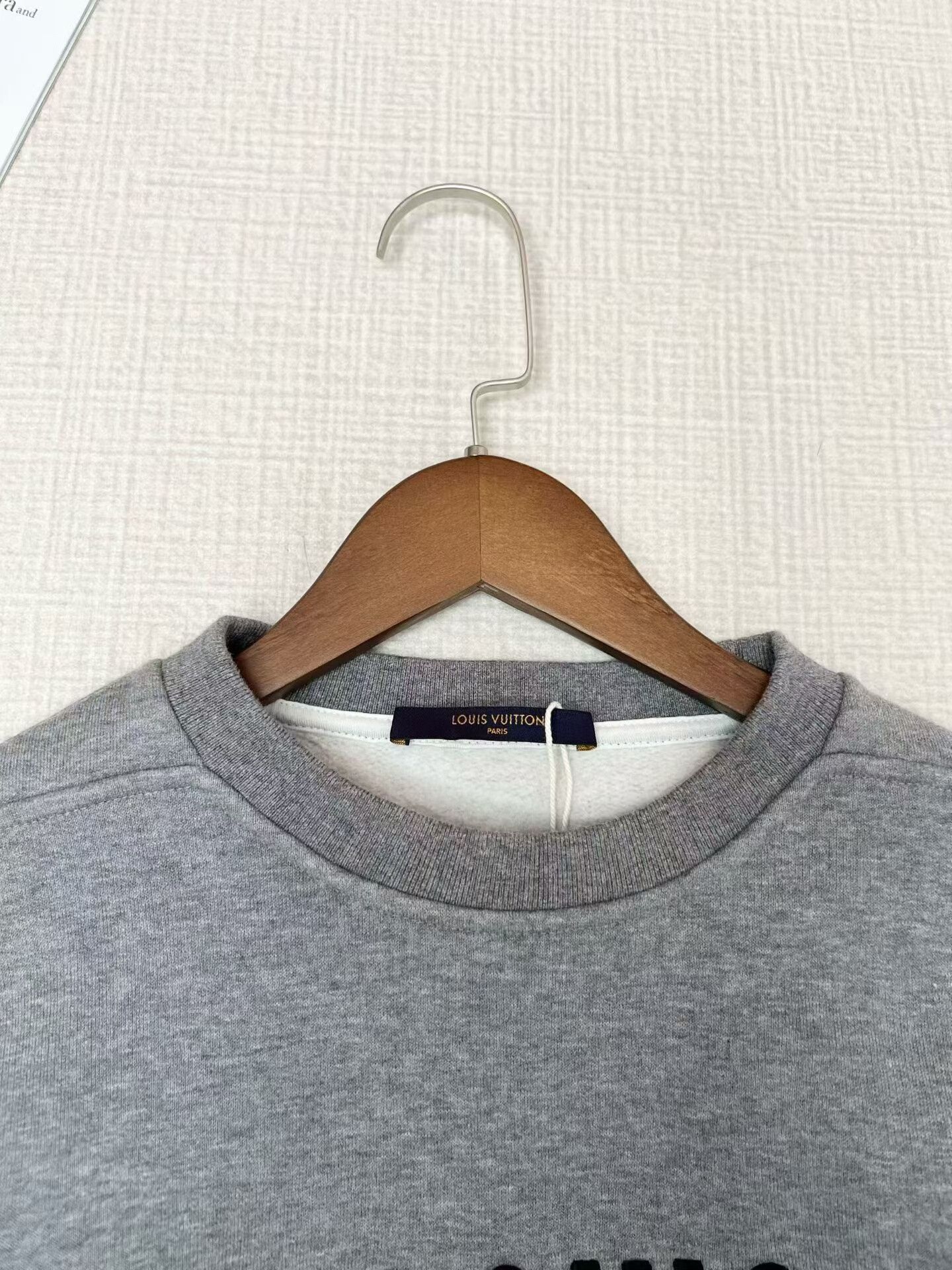 Louis Vuitton Louis Vuitton Embroidered Sweatshirt in XS Size XS / US 0-2 / IT 36-38 - 4 Thumbnail
