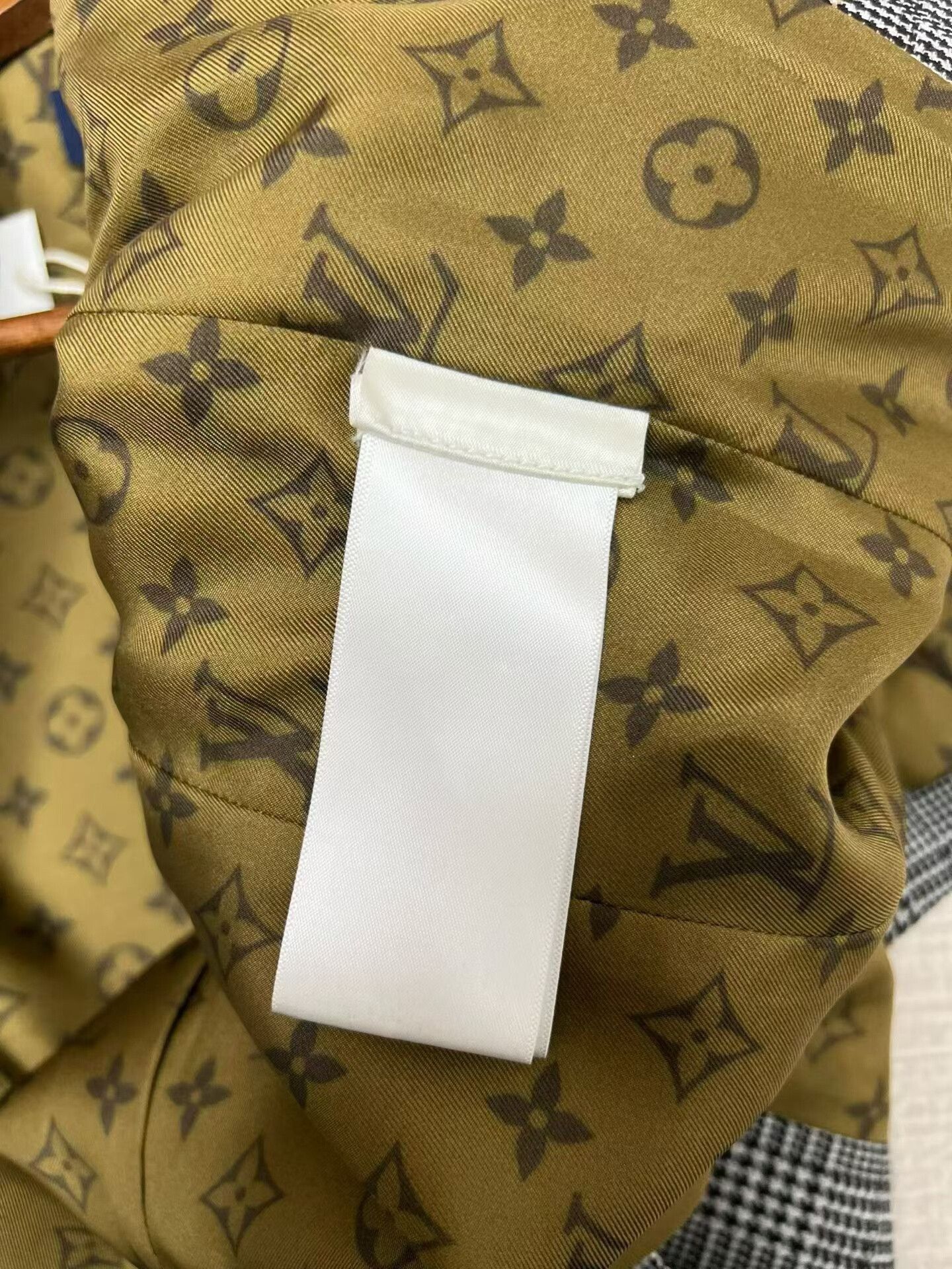 Louis Vuitton Louis Vuitton Plaid Embroidered Casual Blazer Size XXS / US 00 / IT 34 - 9 Thumbnail