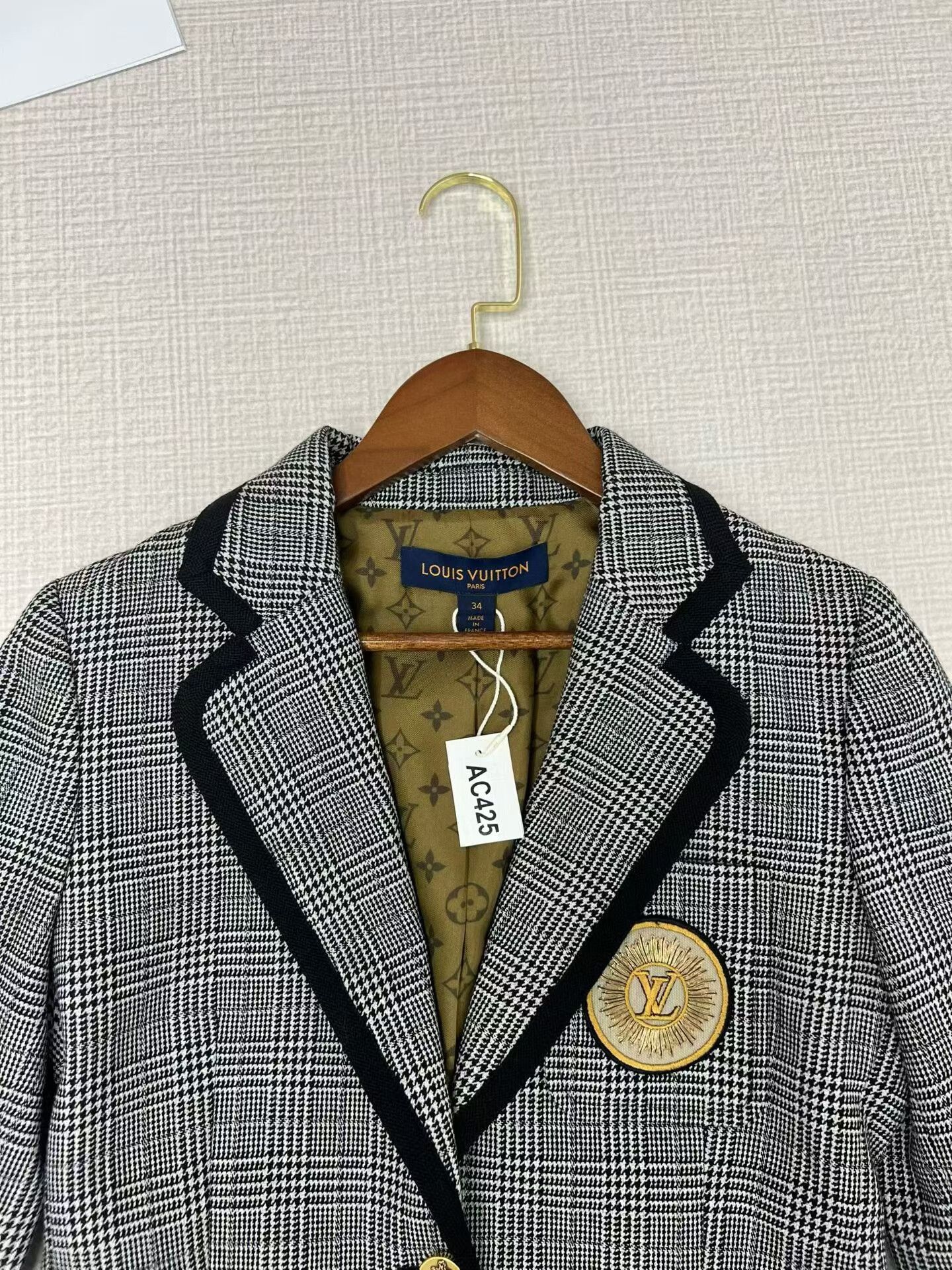 Louis Vuitton Louis Vuitton Plaid Embroidered Casual Blazer Size XXS / US 00 / IT 34 - 2 Thumbnail