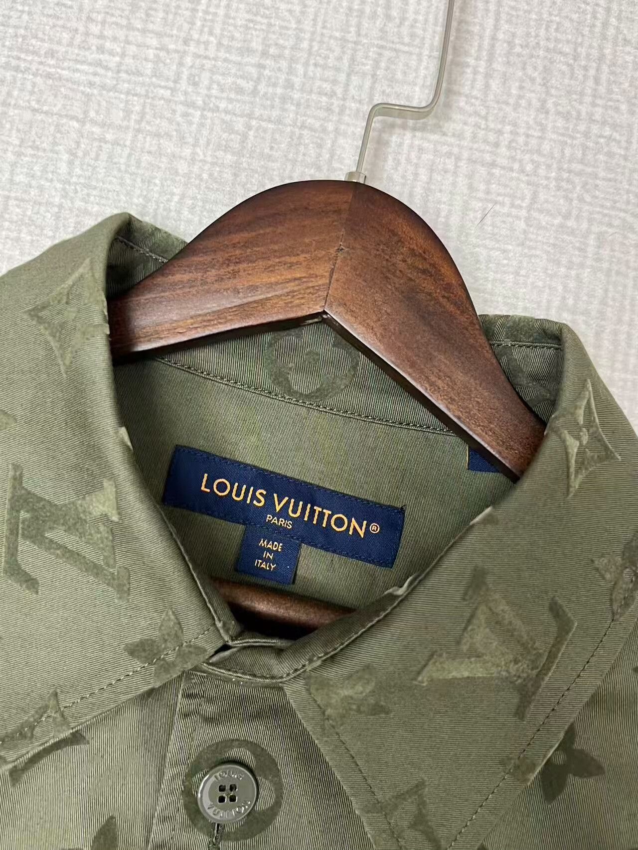 Louis Vuitton Louis Vuitton Monogram Long Sleeve Shirt Size US L / EU 52-54 / 3 - 3 Thumbnail