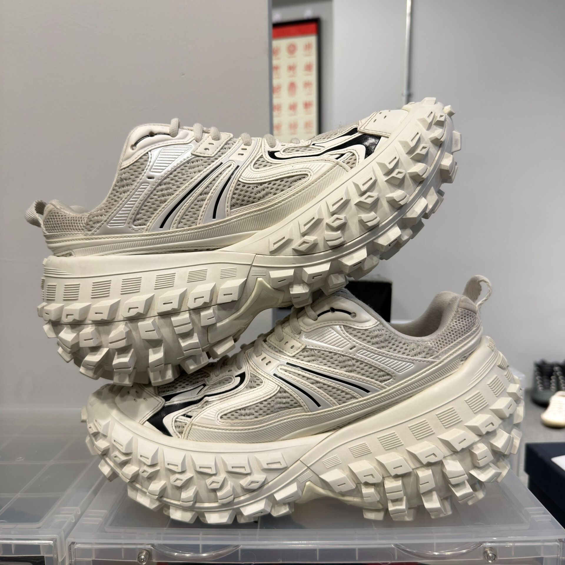 Balenciaga Balenciaga Tire Shoes Black White Size 43 Size US 10 / EU 43 - 7 Thumbnail