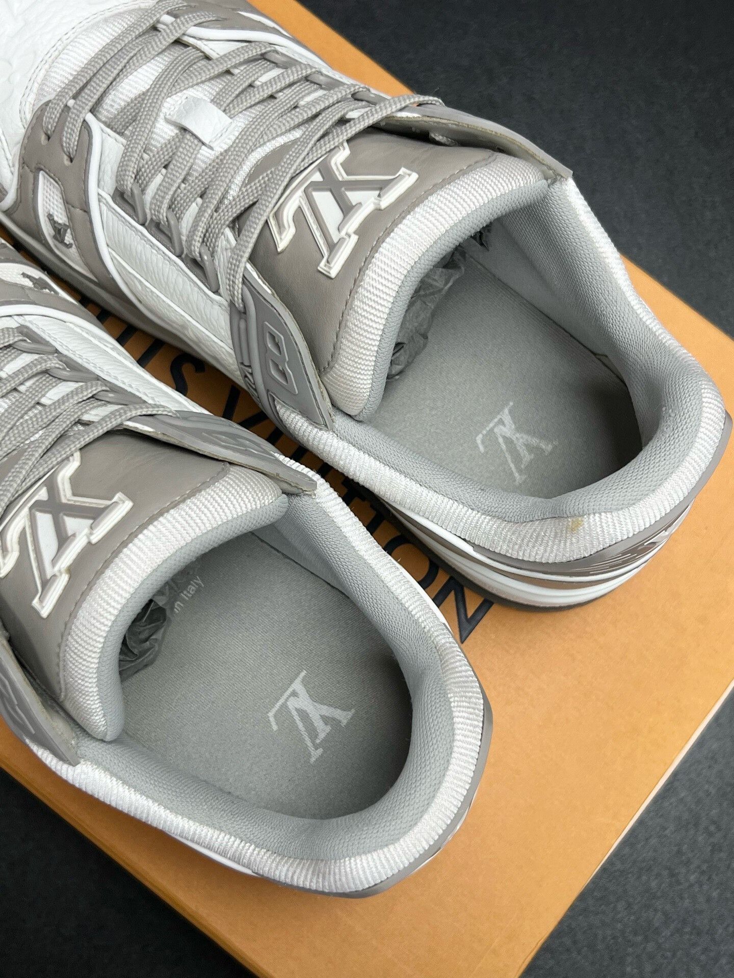 Louis Vuitton LV Trainer Gray White Low Top Sneakers Size US 11 / EU 44 - 4 Thumbnail