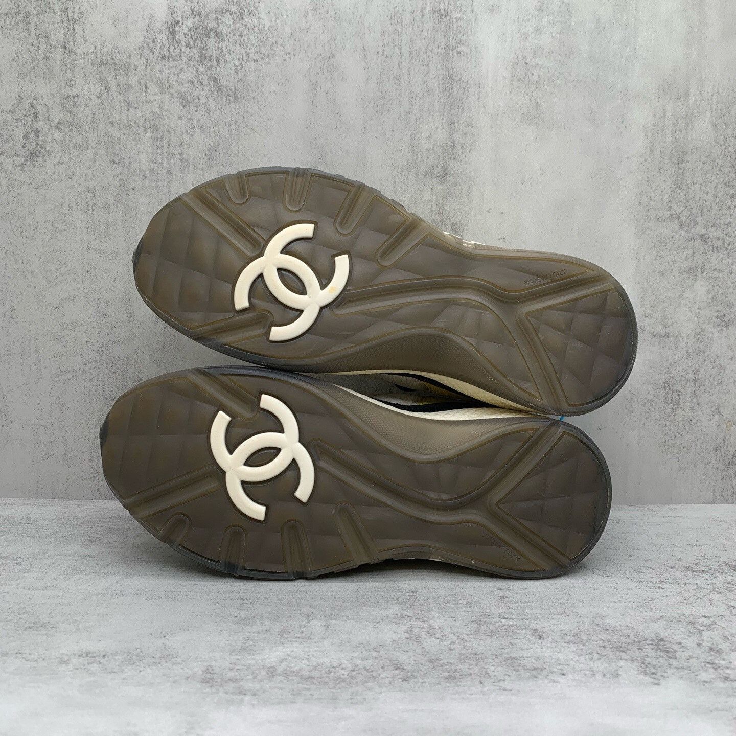 Chanel Chanel Black Yellow Sneakers Size 38 Size US 7 / IT 37 - 7 Thumbnail