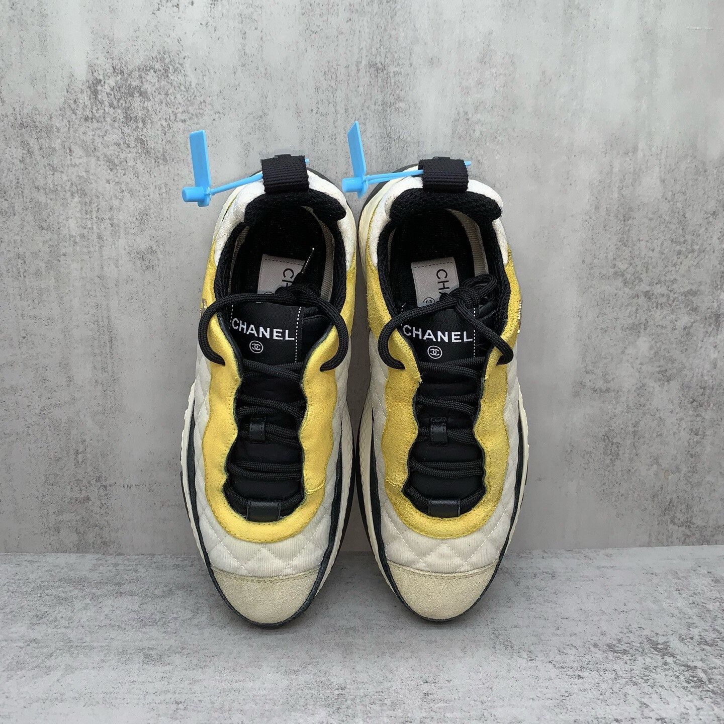 Chanel Chanel Black Yellow Sneakers Size 38 Size US 7 / IT 37 - 6 Thumbnail