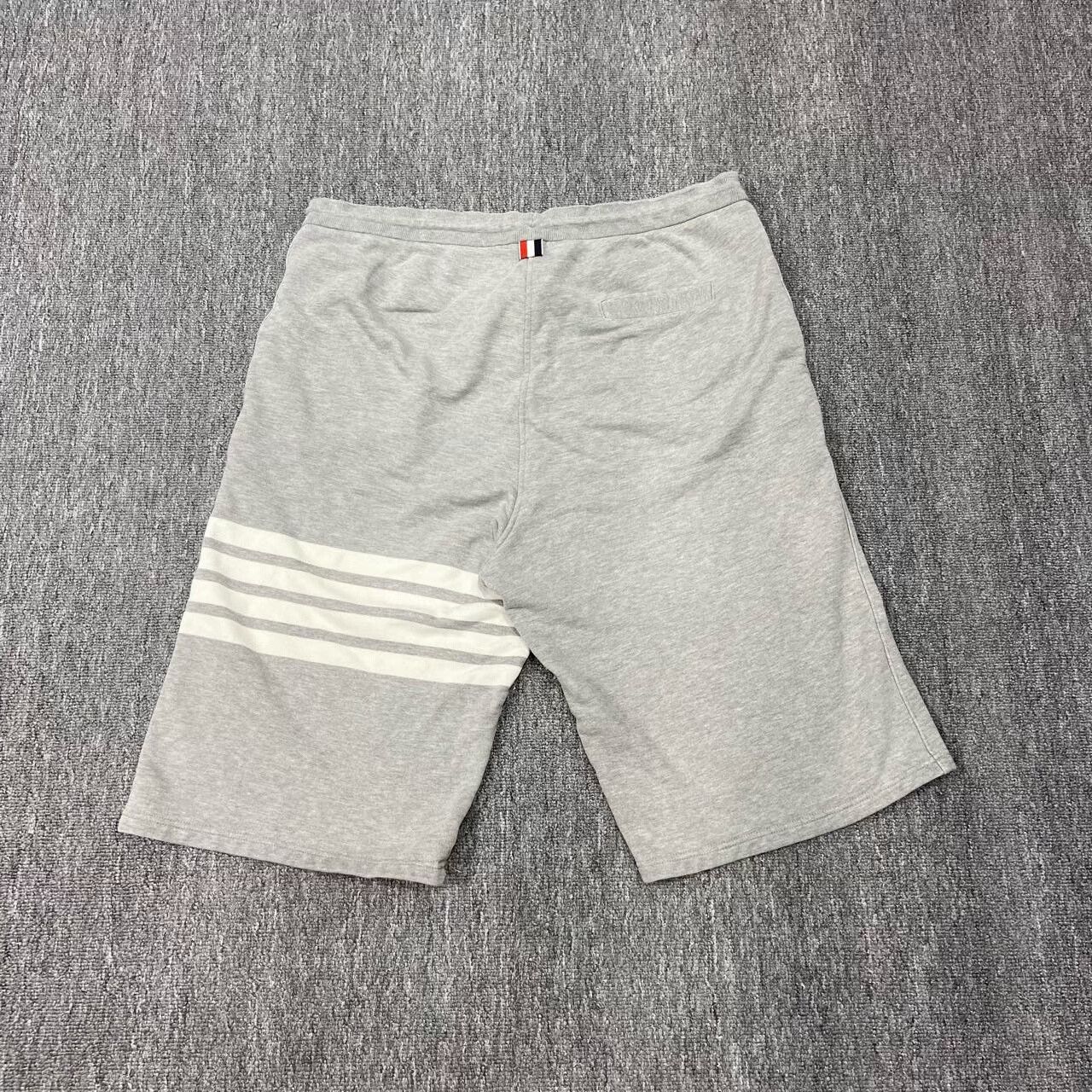 Thom Browne Thom Browne Gray Shorts Size 5 Size US 28 / EU 44 - 2 Thumbnail