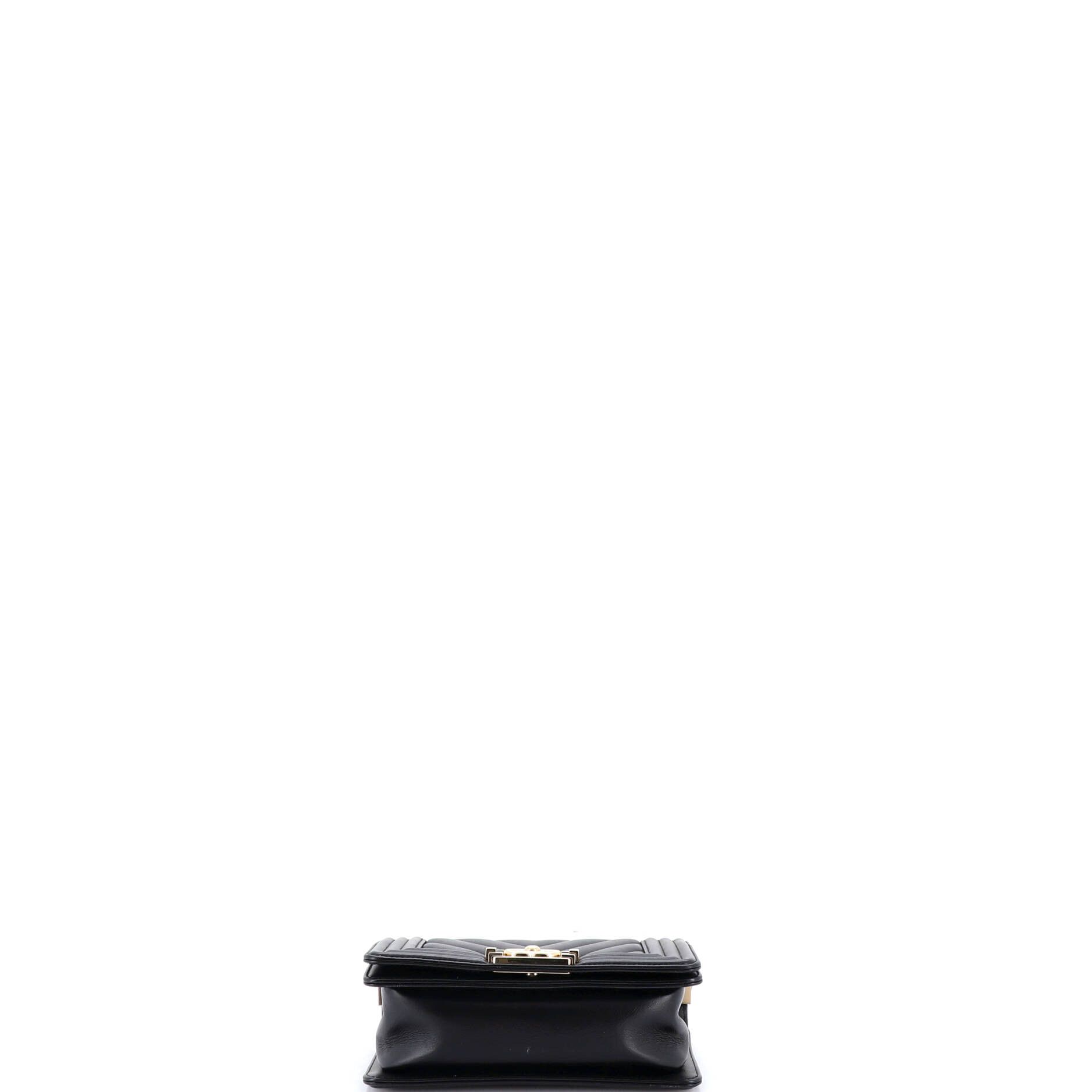 Chanel Boy Flap Bag Chevron Lambskin Small Size ONE SIZE - 4 Thumbnail