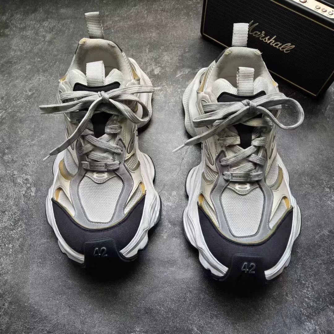 Balenciaga Balenciaga Cargo Sneakers Size 42 Size US 9 / EU 42 - 2 Thumbnail