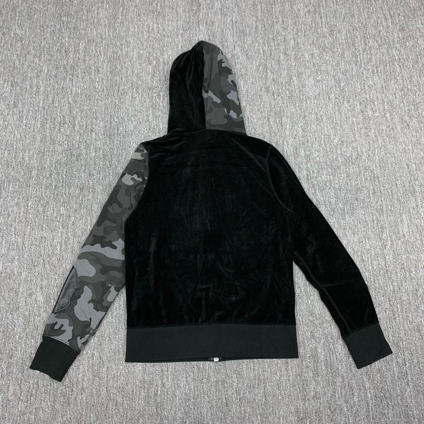Bape BAPE x MMJ Camo Velvet Jacket S Size Size US S / EU 44-46 / 1 - 2 Thumbnail