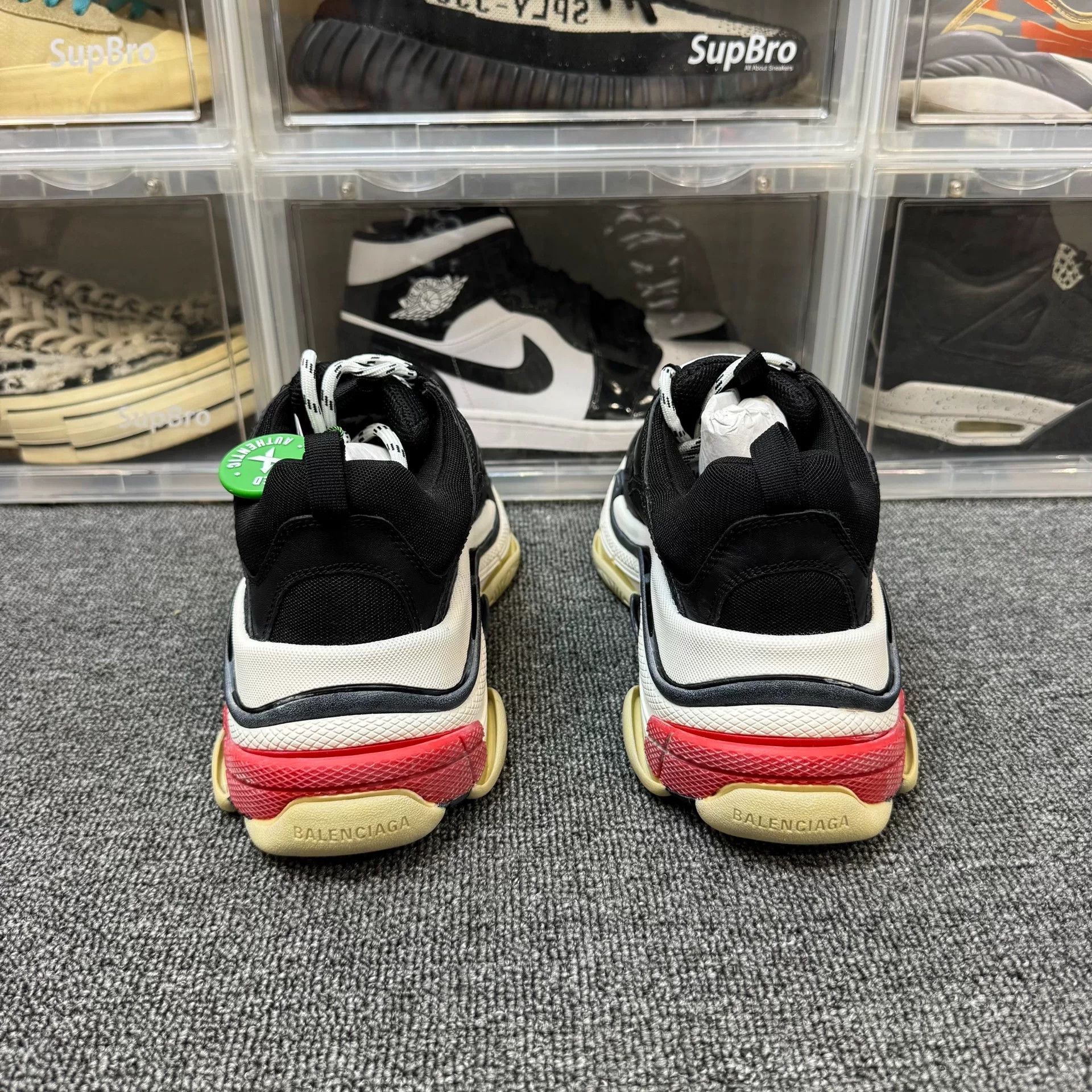 Balenciaga Balenciaga Triple S Black Red Sneakers Size US 9 / EU 42 - 4 Thumbnail
