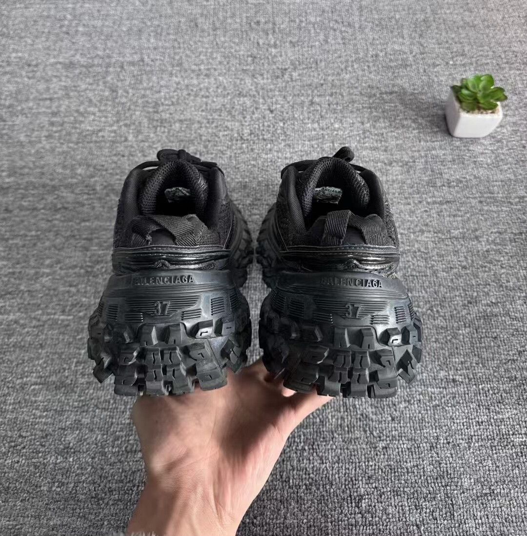 Balenciaga Balenciaga Tire Sneakers Size 37 Size US 6 / EU 39 - 6 Thumbnail
