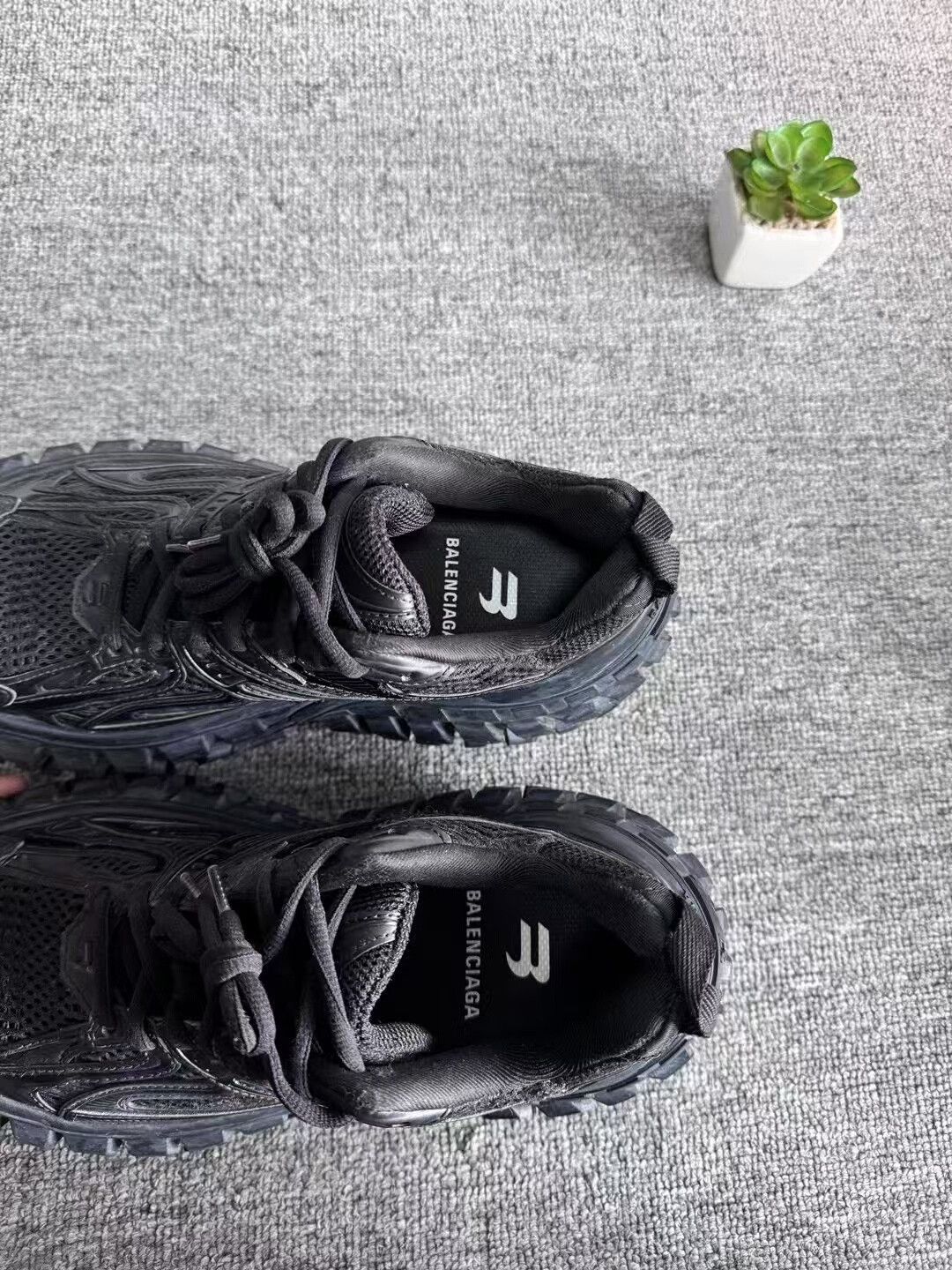 Balenciaga Balenciaga Tire Sneakers Size 37 Size US 6 / EU 39 - 4 Thumbnail
