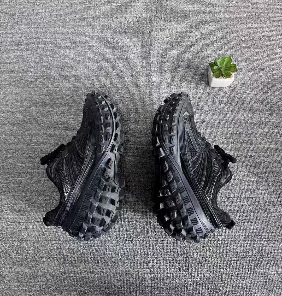 Balenciaga Balenciaga Tire Sneakers Size 37 Size US 6 / EU 39 - 3 Thumbnail