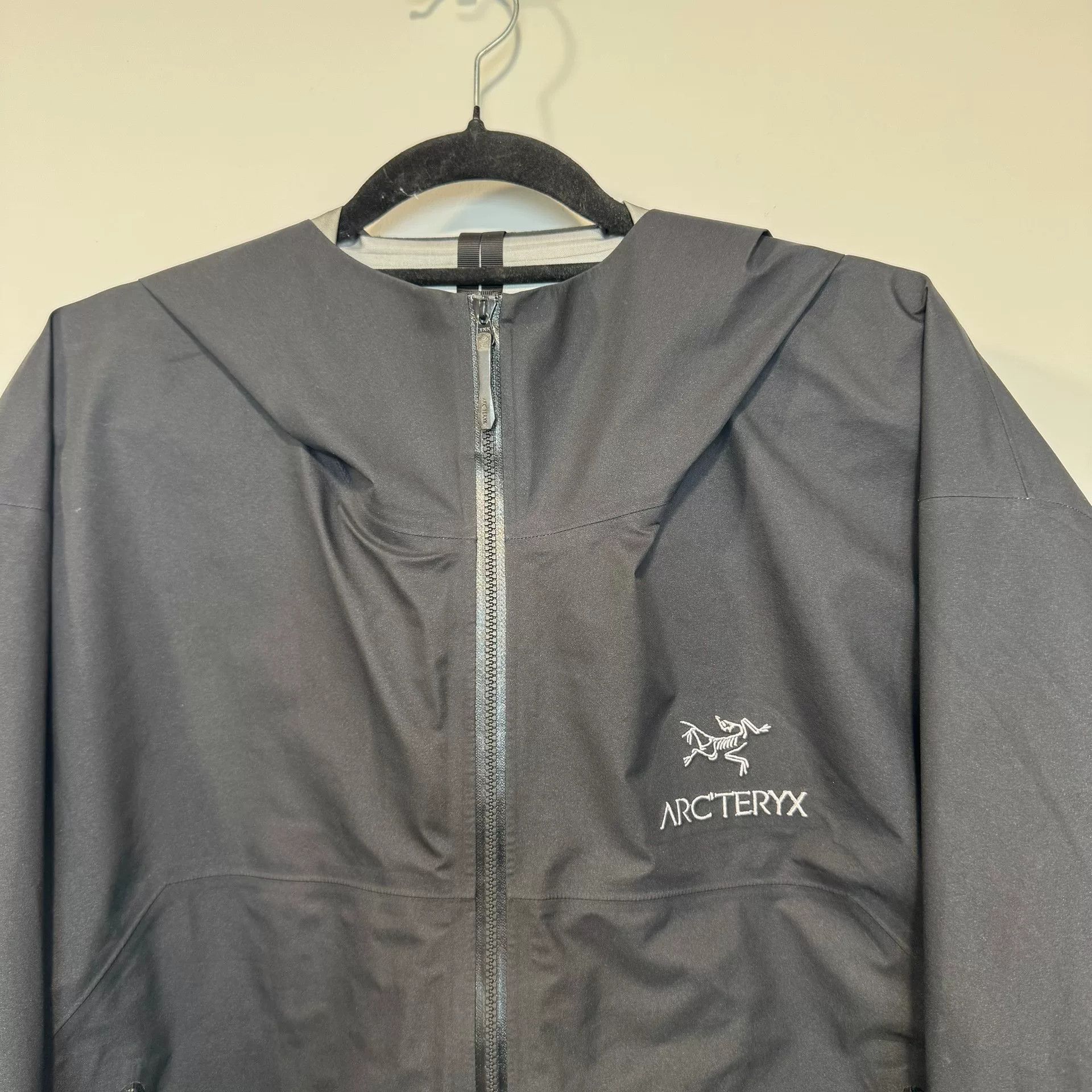 Arc'teryx Arcteryx BETA Jacket in Black Size XL Size US XL / EU 56 / 4 - 2 Thumbnail
