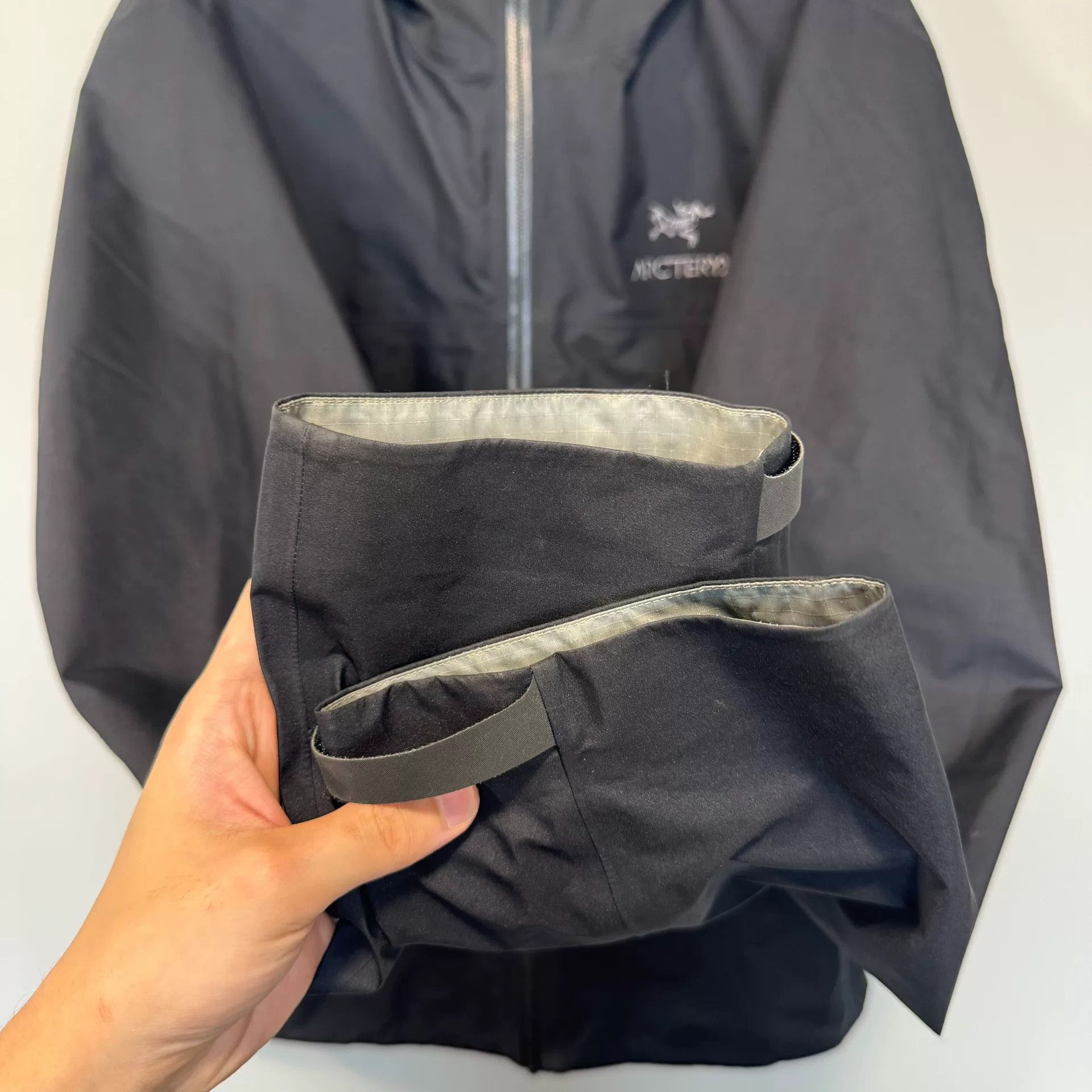 Arc'teryx Arcteryx BETA Jacket in Black Size XL Size US XL / EU 56 / 4 - 4 Thumbnail
