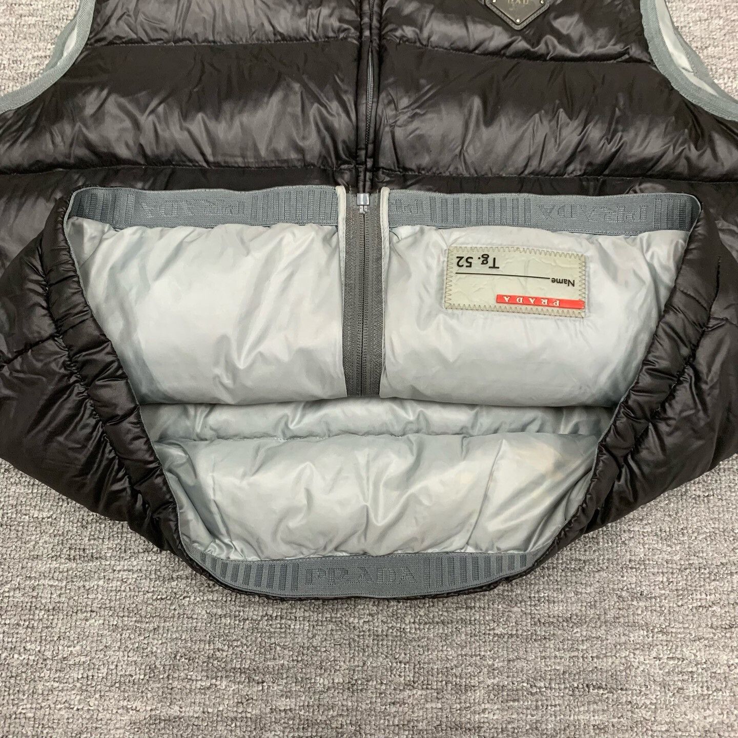 Prada Prada Black Puffer Vest Size 52 Size US L / EU 52-54 / 3 - 9 Thumbnail