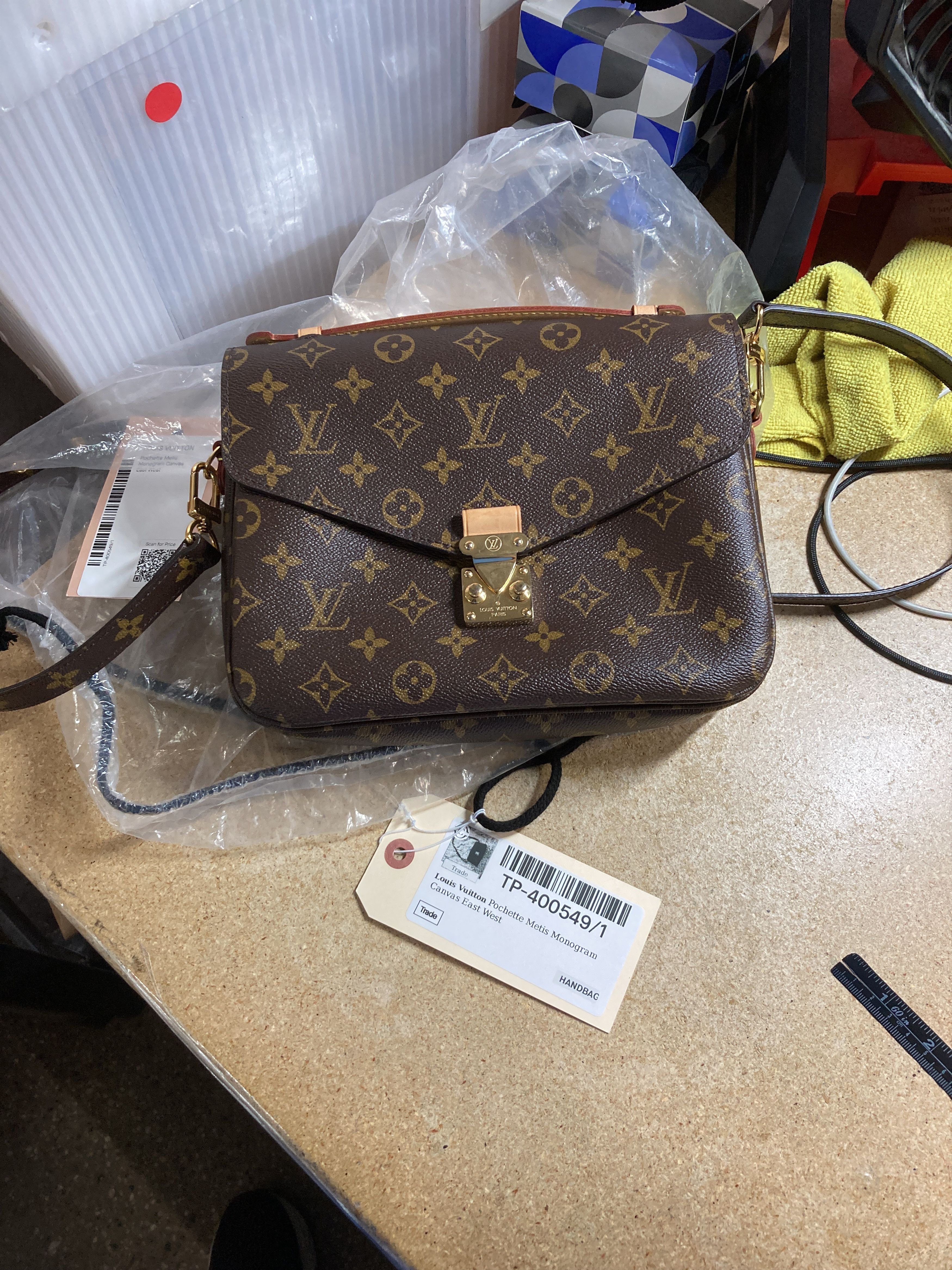 Louis Vuitton Pochette Metis Monogram Canvas Size ONE SIZE - 5 Thumbnail