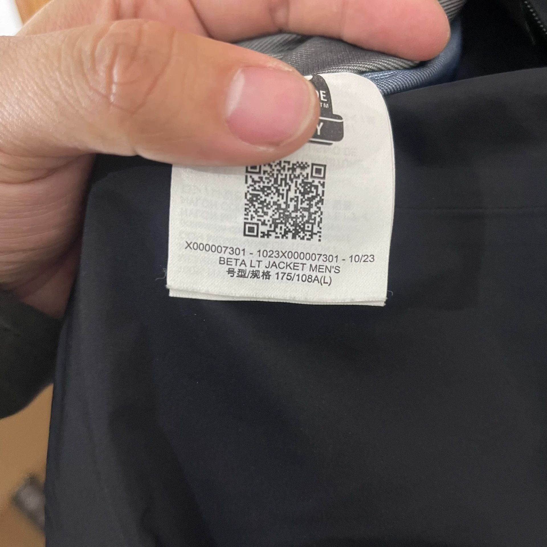 Arc'teryx Arcteryx BETA LT Men's Hooded Jacket Size US L / EU 52-54 / 3 - 6 Thumbnail