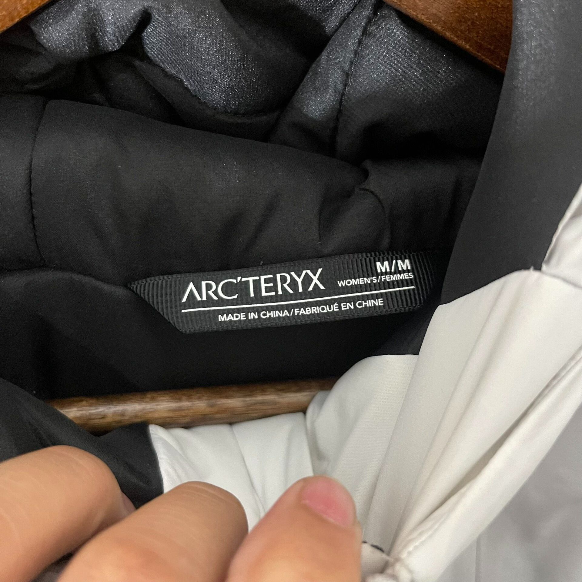 Arc'teryx Arcteryx Coelle Parka W Waterproof Jacket Size M / US 6-8 / IT 42-44 - 3 Thumbnail