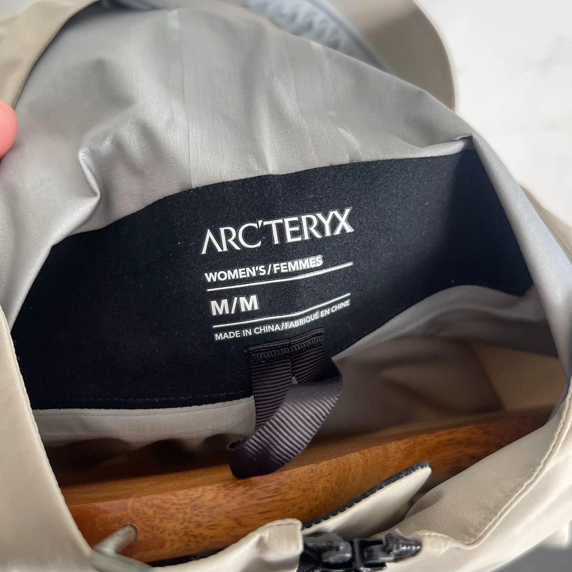 Arc'teryx Arc'teryx Women's Alpha SV Jacket M Size M / US 6-8 / IT 42-44 - 5 Thumbnail