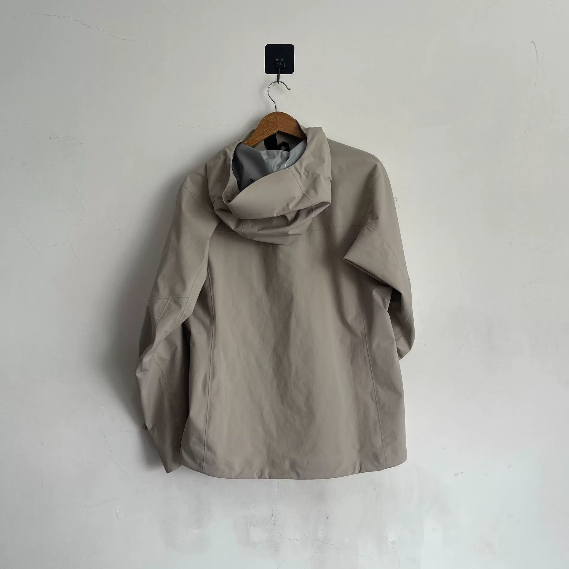Arc'teryx Arc'teryx Women's Alpha SV Jacket M Size M / US 6-8 / IT 42-44 - 6 Thumbnail