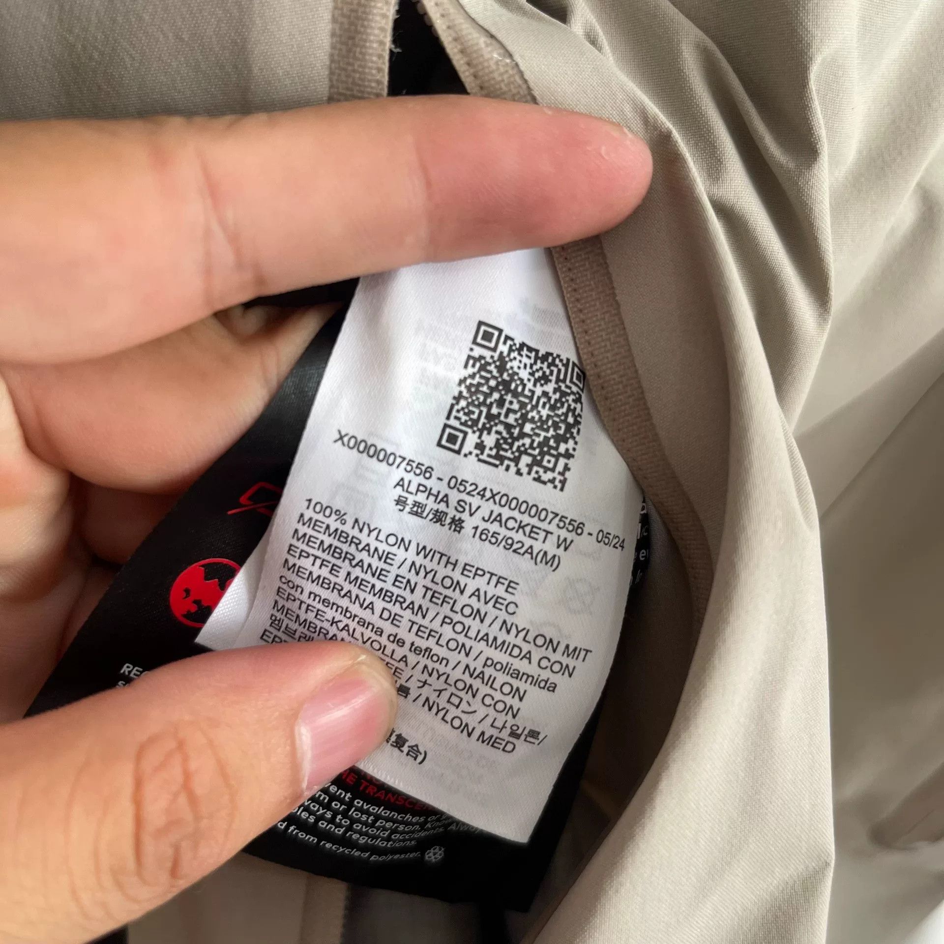 Arc'teryx Arc'teryx Women's Alpha SV Jacket M Size M / US 6-8 / IT 42-44 - 4 Thumbnail