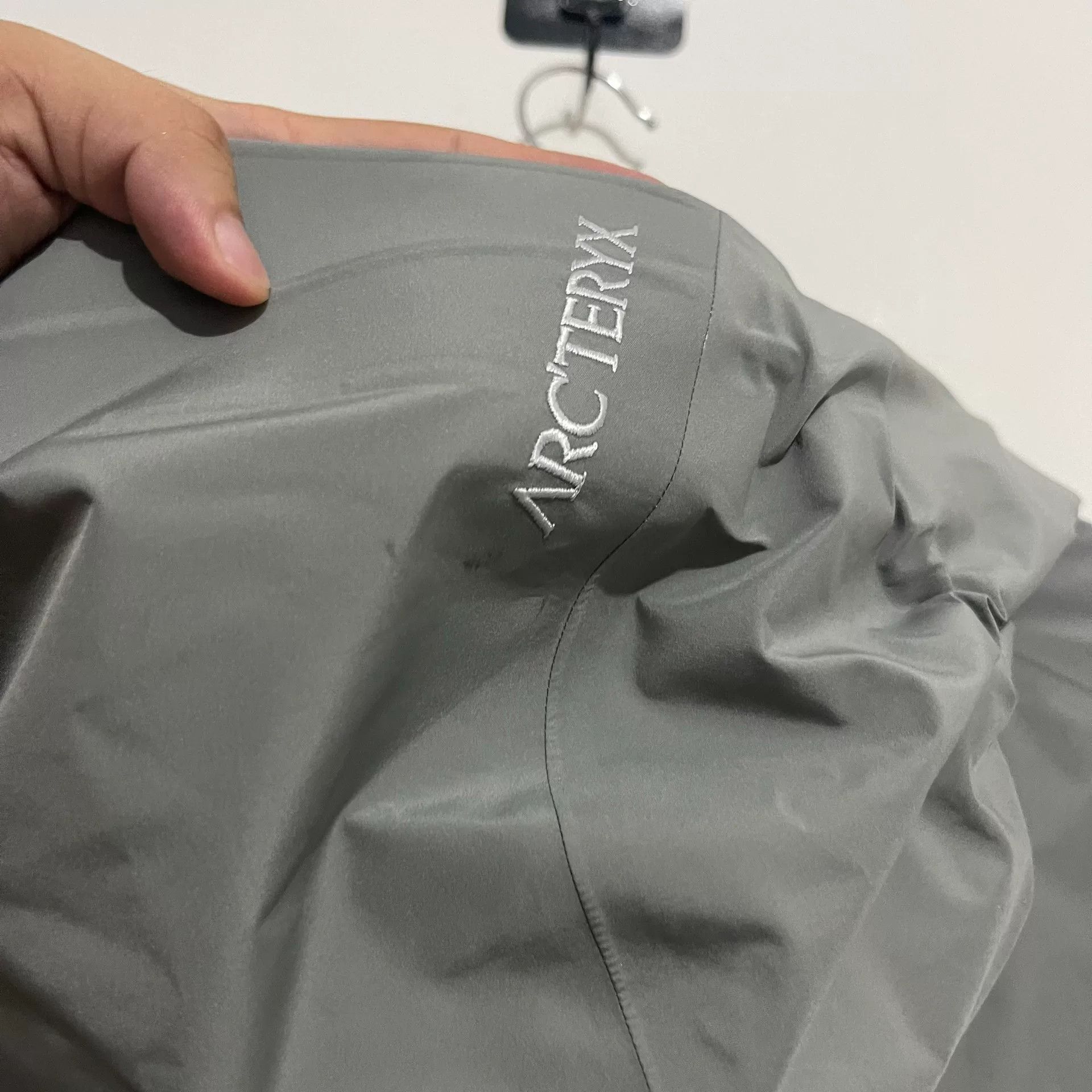 Arc'teryx Arcteryx Beta Lightweight Jacket for Men Size US XL / EU 56 / 4 - 7 Thumbnail