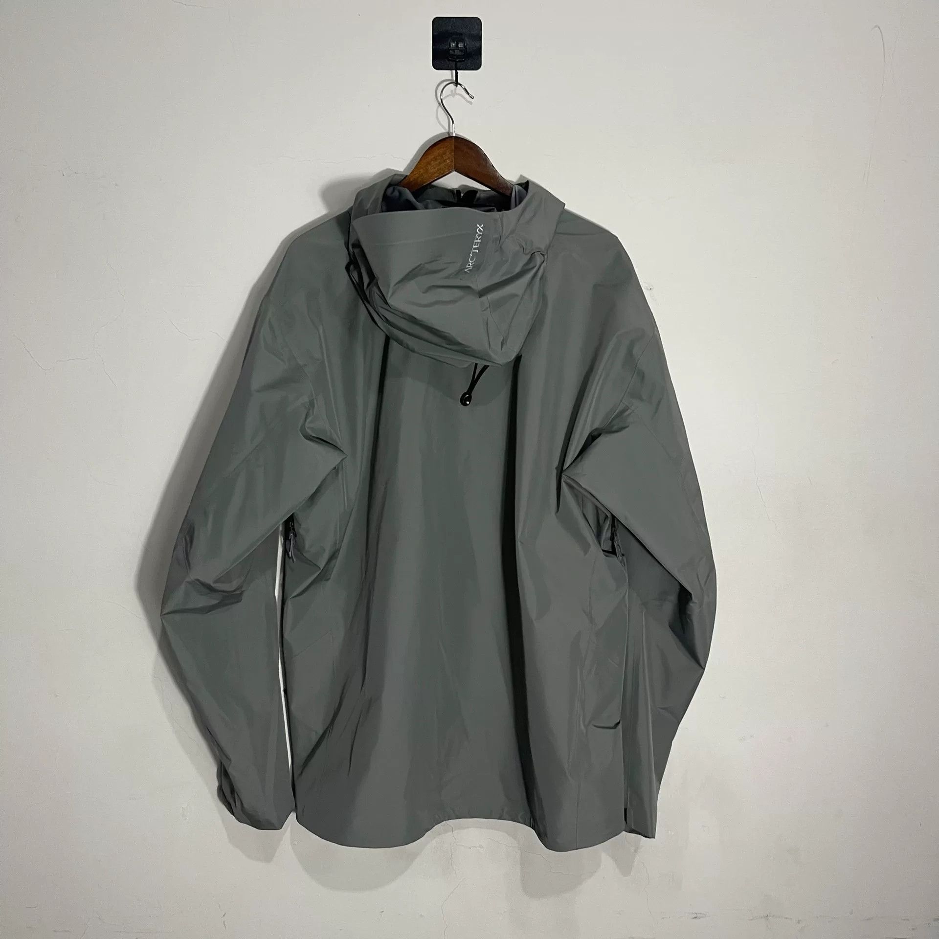 Arc'teryx Arcteryx Beta Lightweight Jacket for Men Size US XL / EU 56 / 4 - 8 Thumbnail