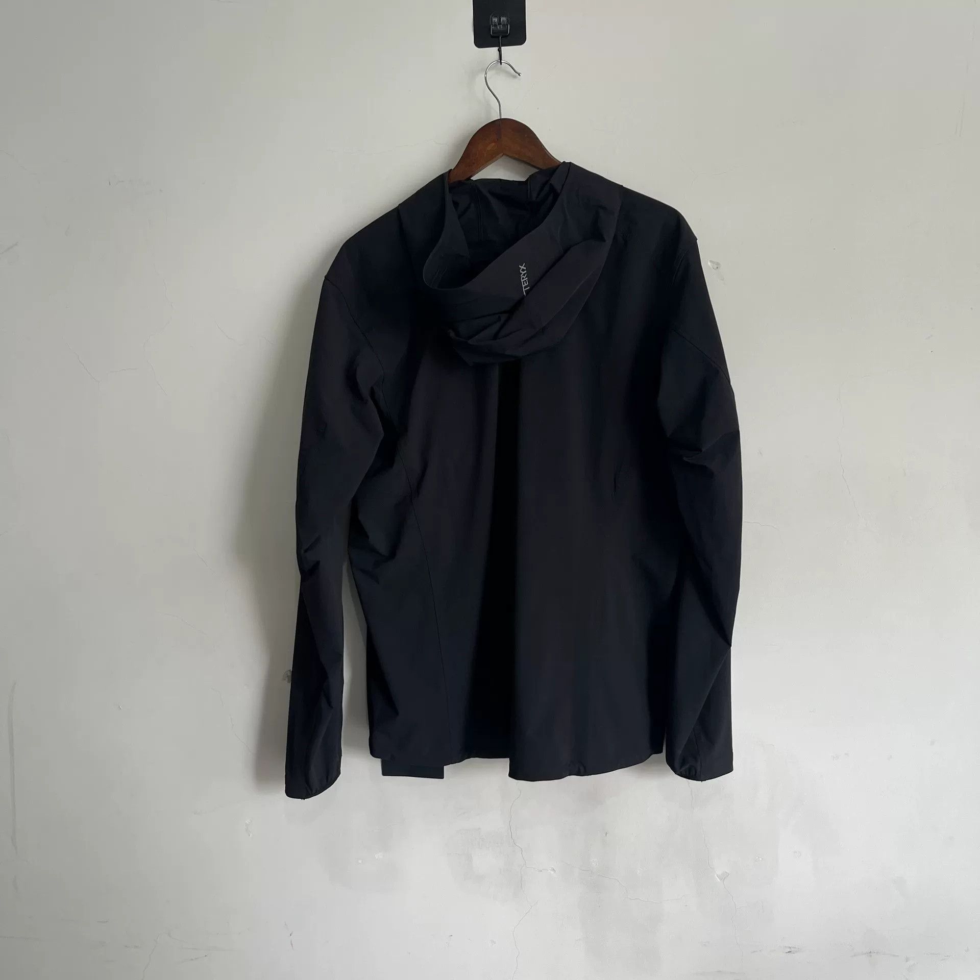 Arc'teryx Arcteryx Gamma Lightweight Hooded Jacket Size US M / EU 48-50 / 2 - 7 Thumbnail