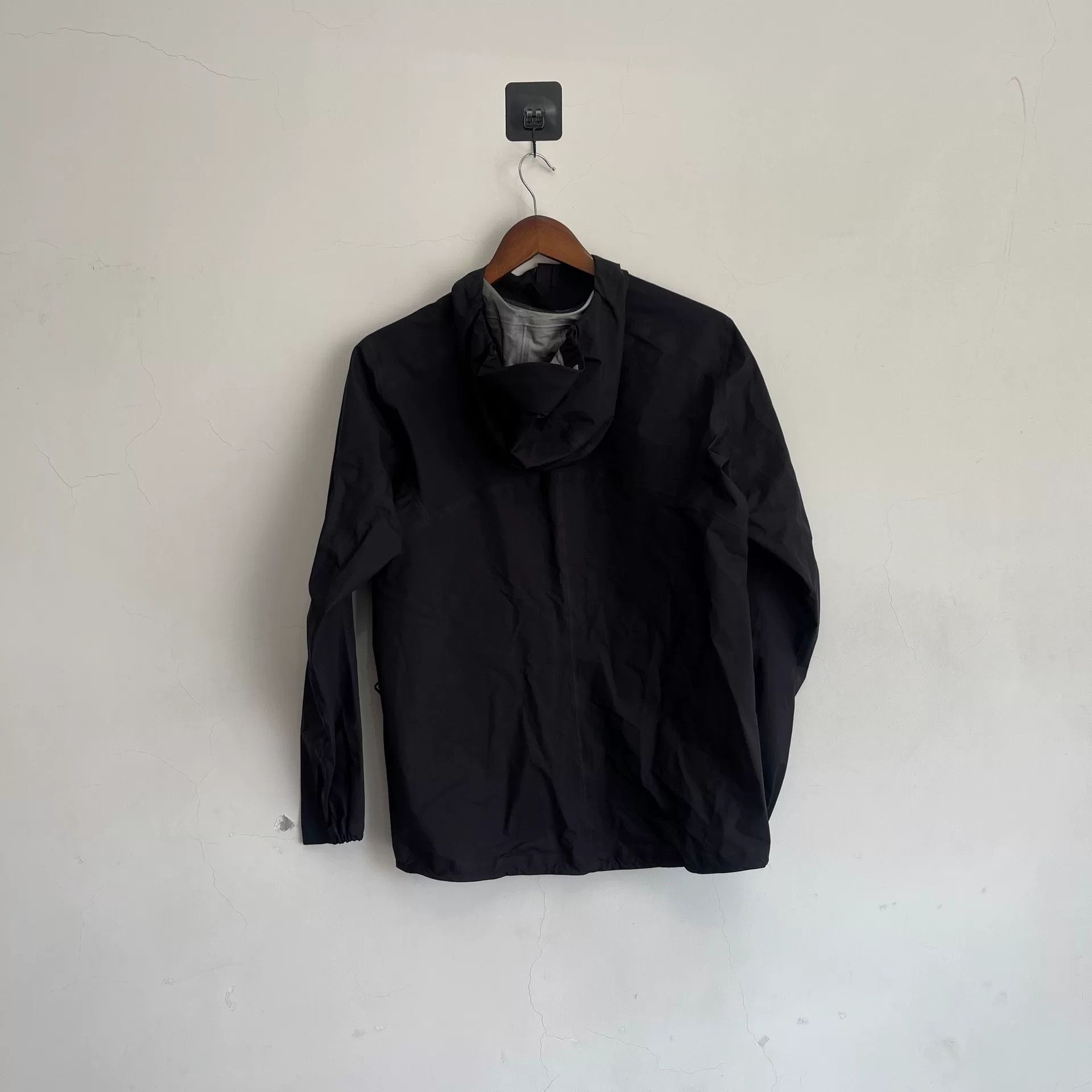 Arc'teryx Arcteryx Women's Black Hooded Jacket Size S / US 4 / IT 40 - 2 Thumbnail