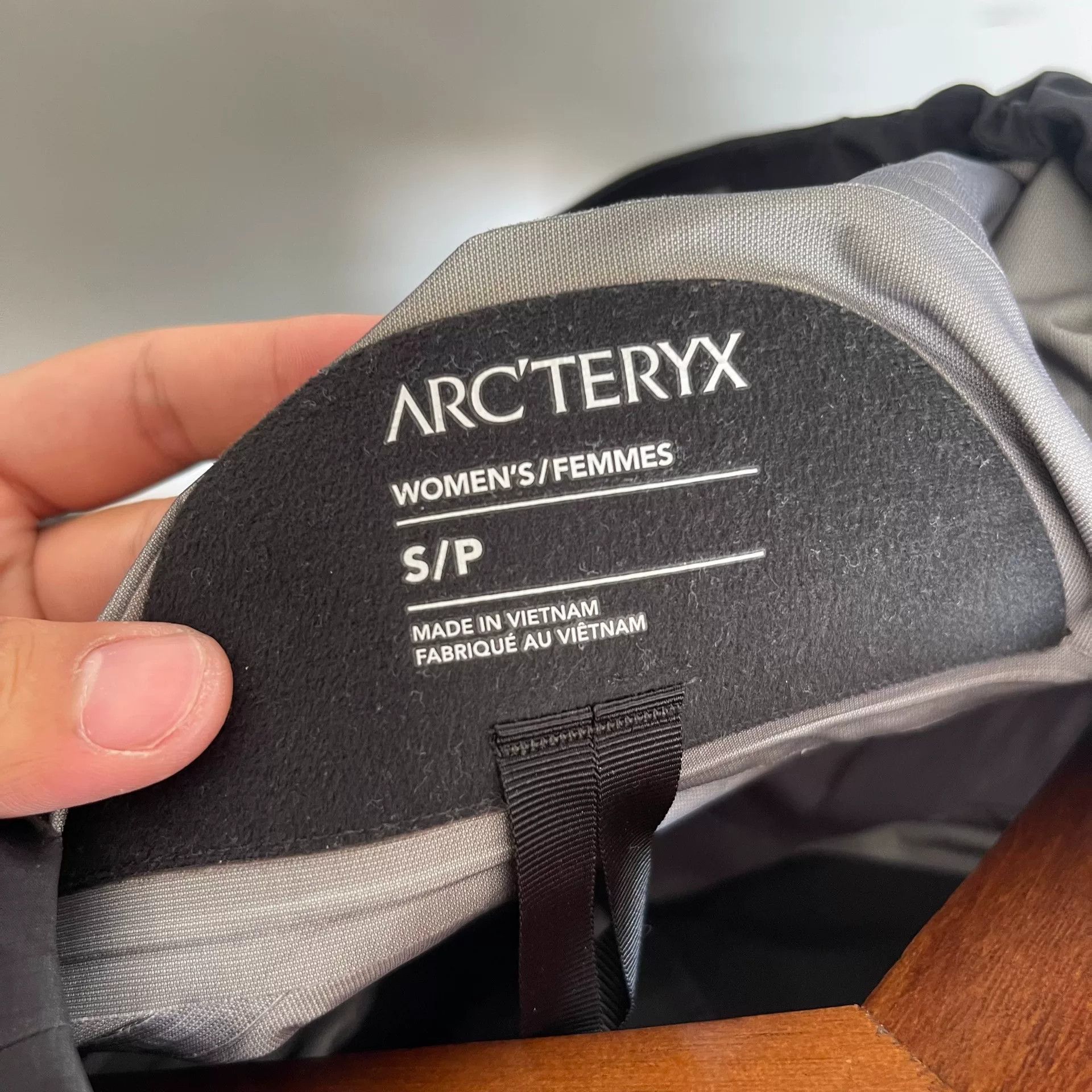 Arc'teryx Arcteryx Women's Black Hooded Jacket Size S / US 4 / IT 40 - 3 Thumbnail