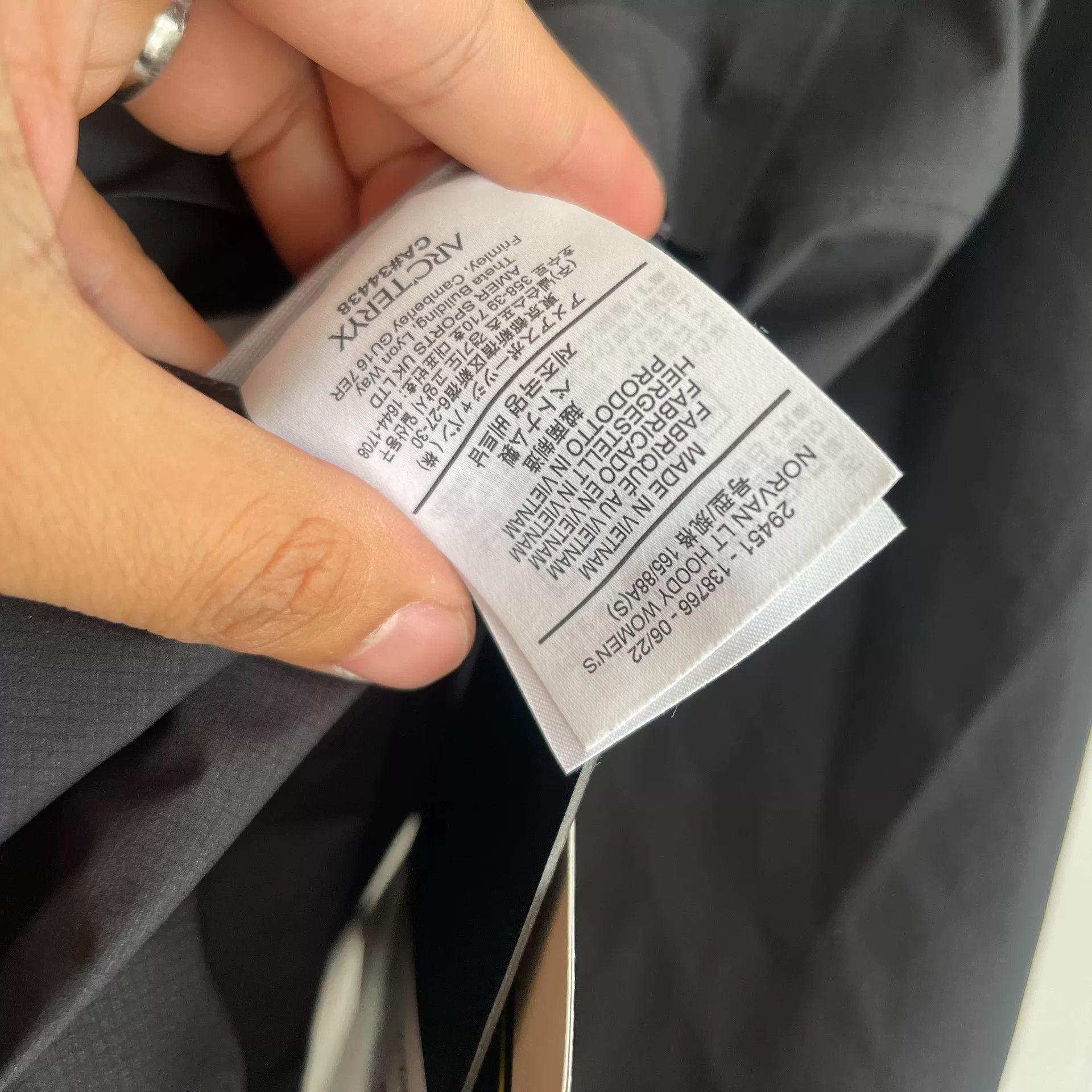 Arc'teryx Arcteryx Women's Black Hooded Jacket Size S / US 4 / IT 40 - 5 Thumbnail