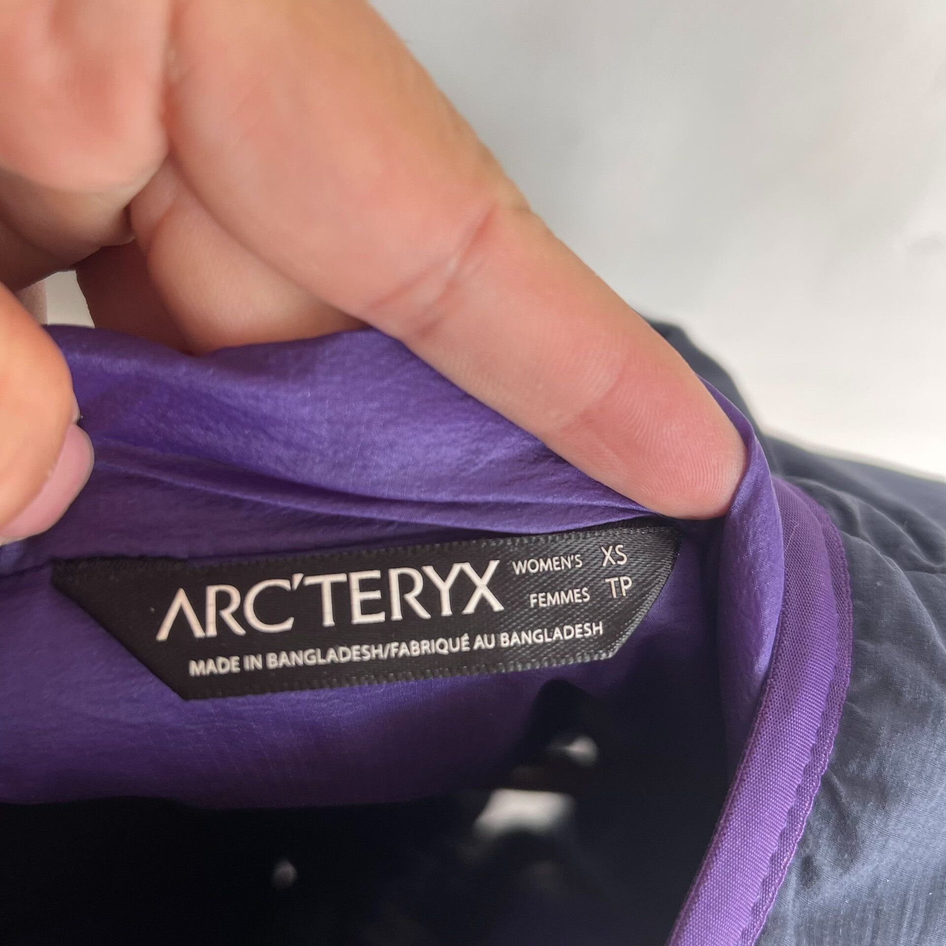 Arc'teryx Arc'teryx Women's Jacket in Blue-Black Size US XS / EU 42 / 0 - 4 Thumbnail