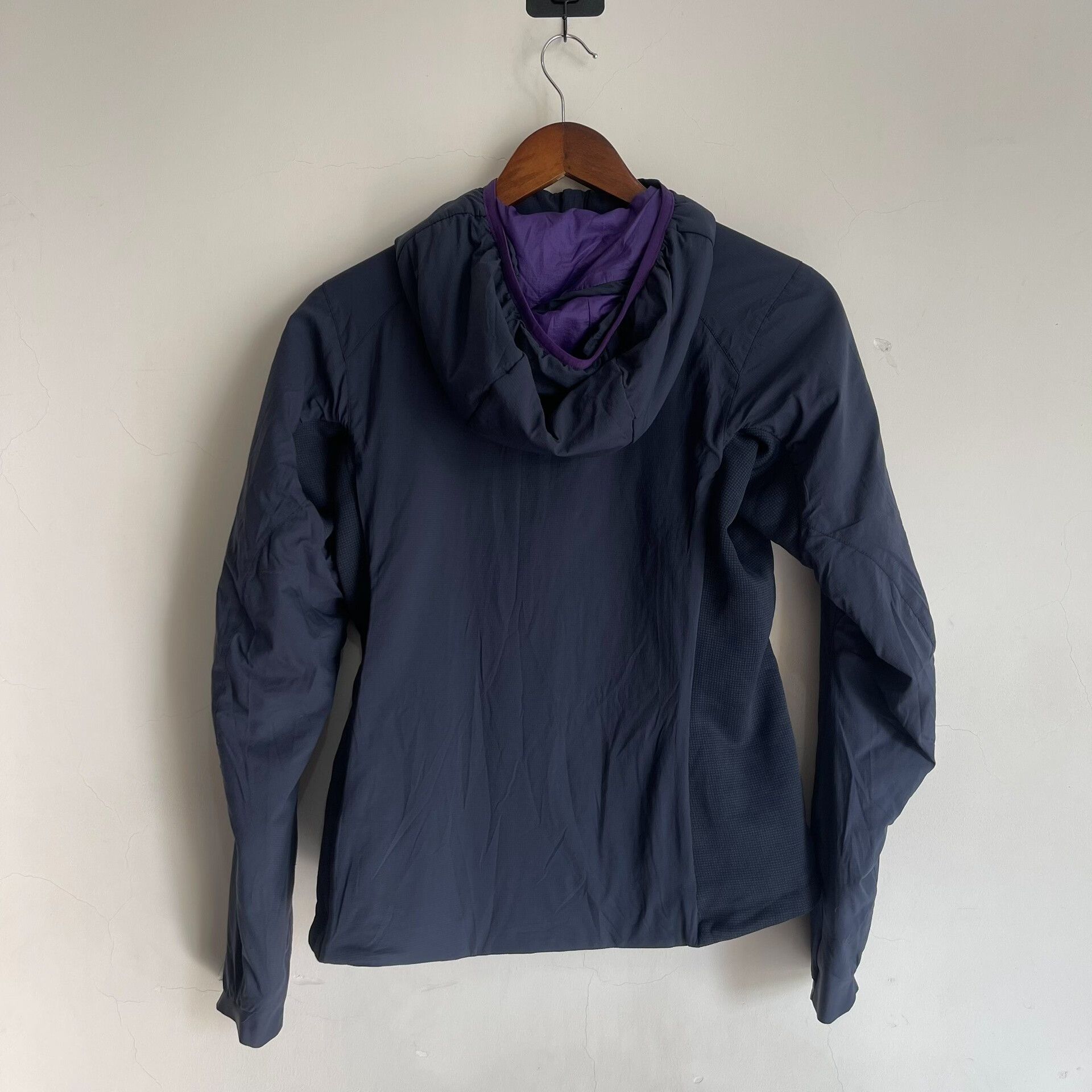 Arc'teryx Arc'teryx Women's Jacket in Blue-Black Size US XS / EU 42 / 0 - 6 Thumbnail