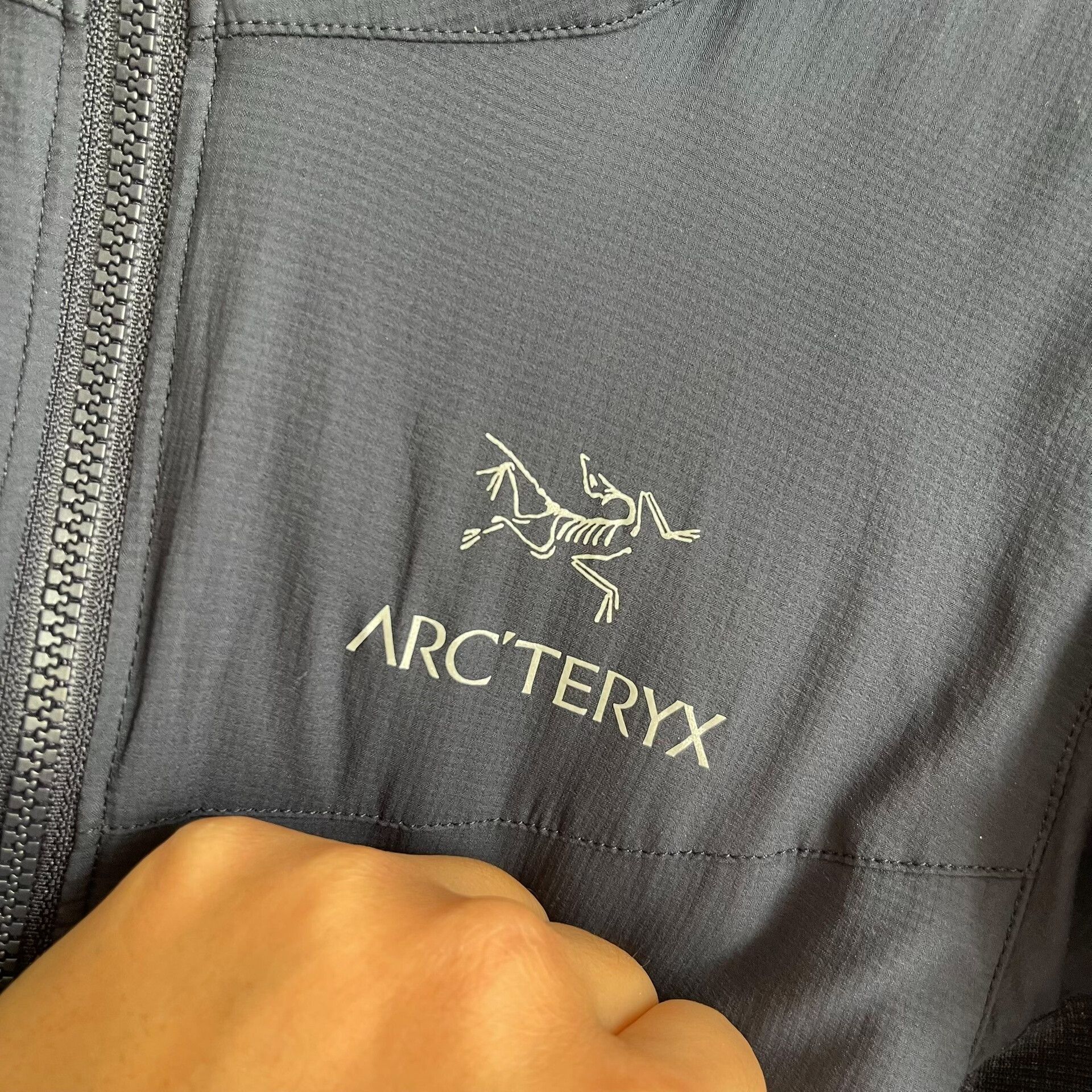 Arc'teryx Arc'teryx Women's Jacket in Blue-Black Size US XS / EU 42 / 0 - 2 Thumbnail