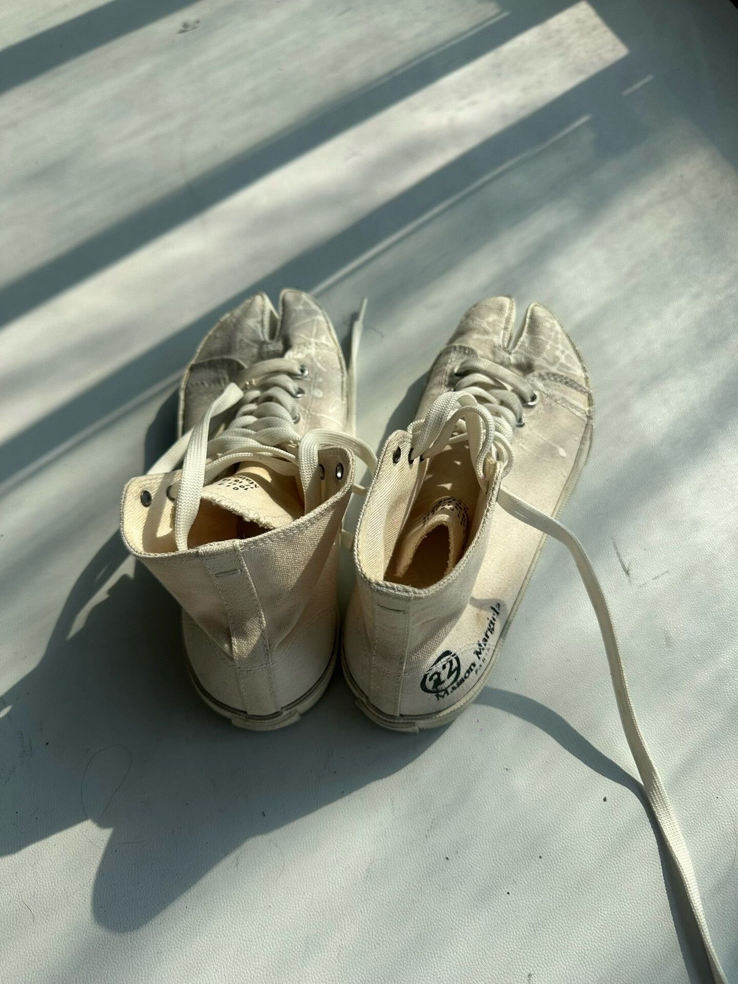 Maison Margiela Maison Margiela Tabi High-Top Sneakers Size US 5 / IT 35 - 2 Thumbnail