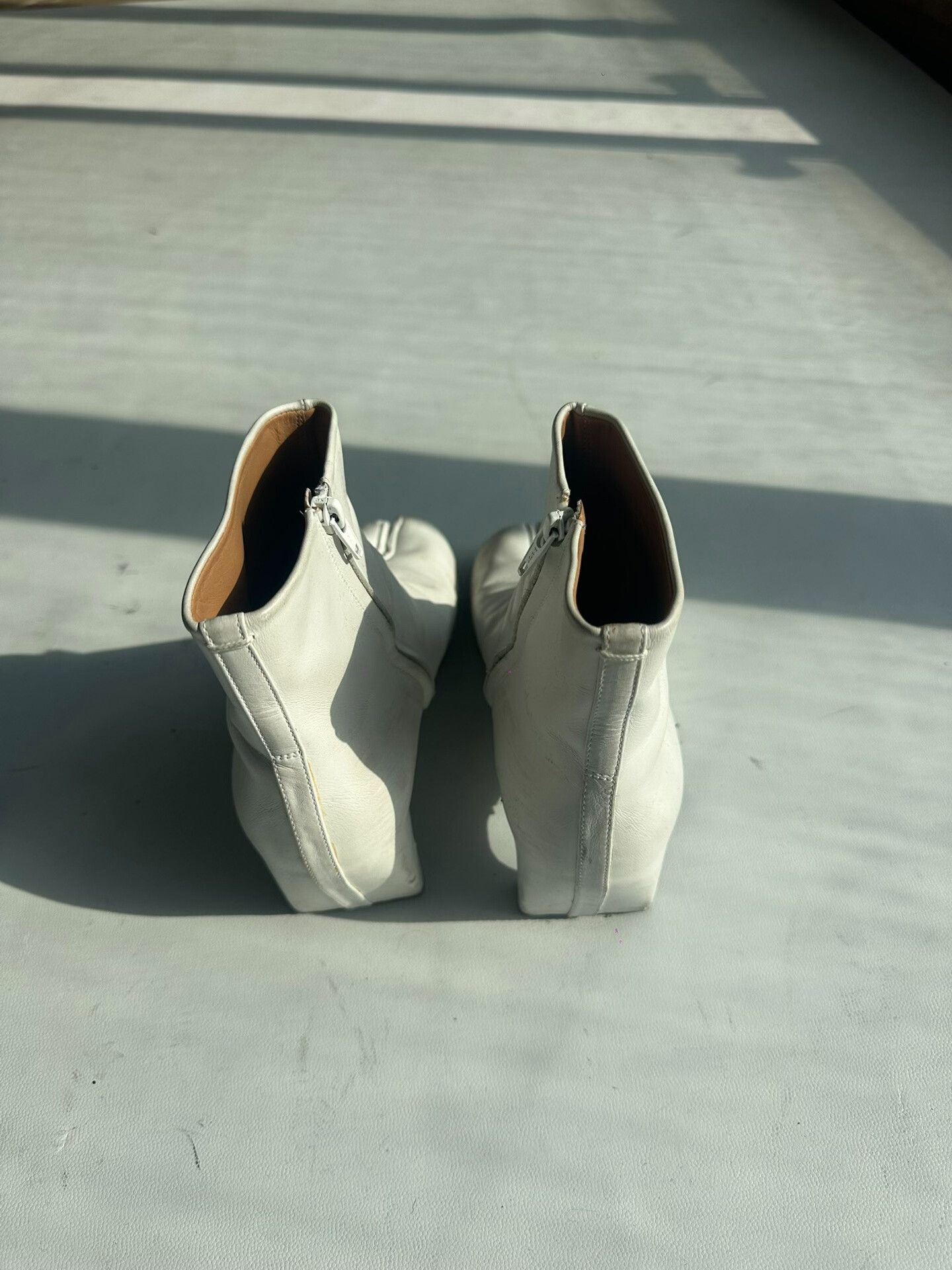 Maison Margiela Maison Margiela Tabi White Heels Size US 5 / IT 35 - 2 Thumbnail