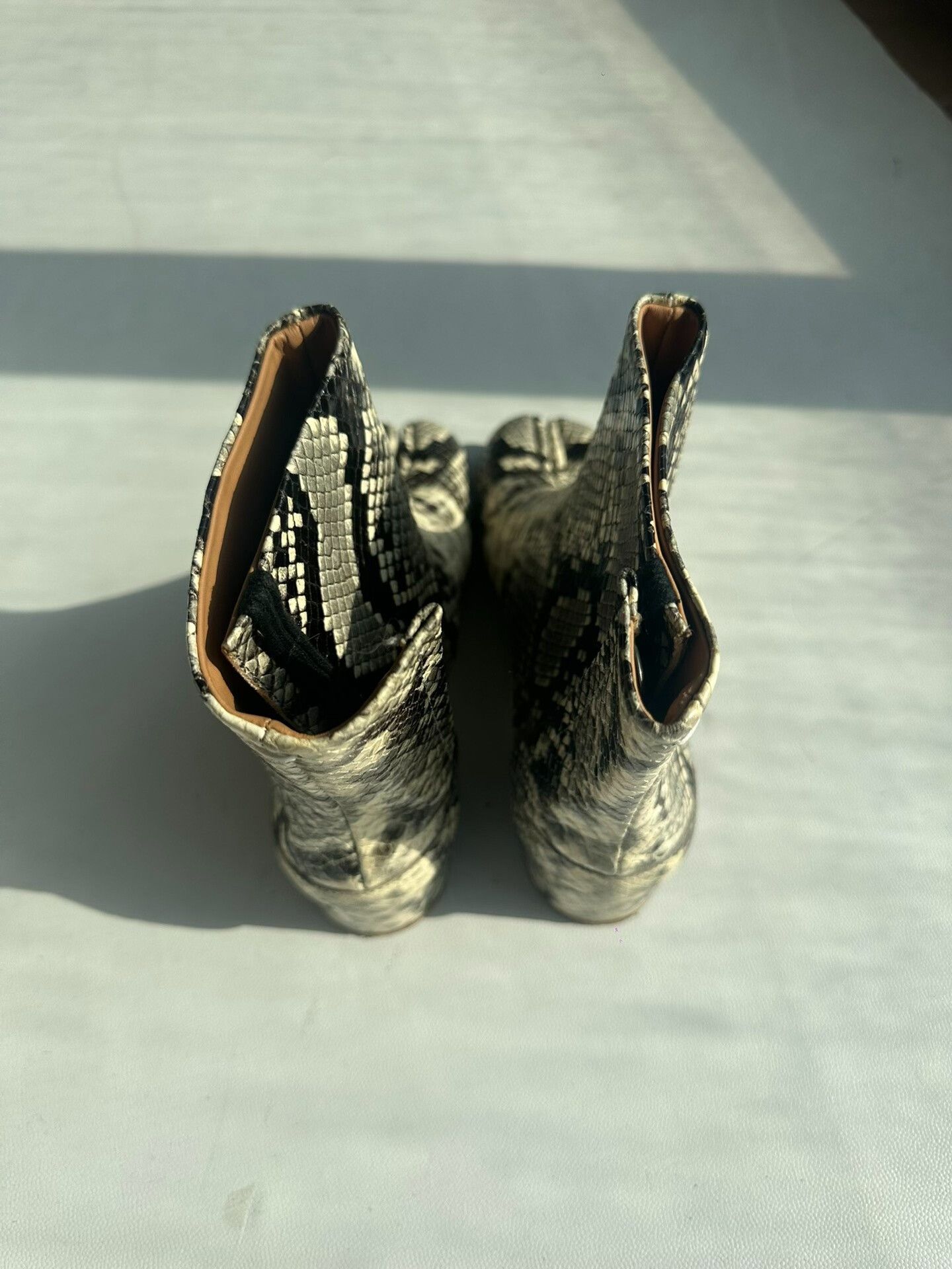 Maison Margiela Maison Margiela Snake Print Tabi Shoes Size US 4 / IT 34 - 2 Thumbnail