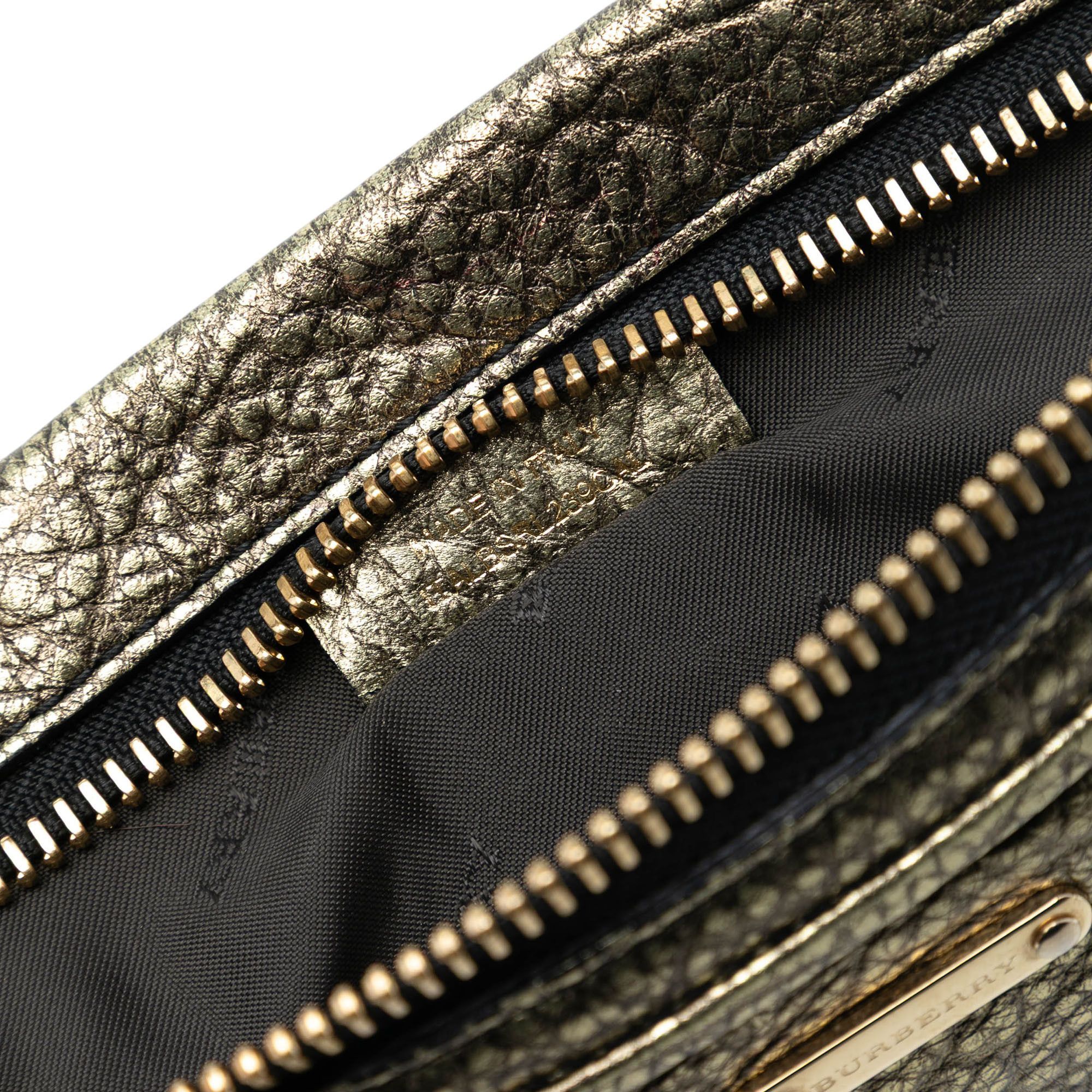 Burberry Burberry Metallic Grained Leather Wristlet Clutch Size ONE SIZE - 6 Thumbnail