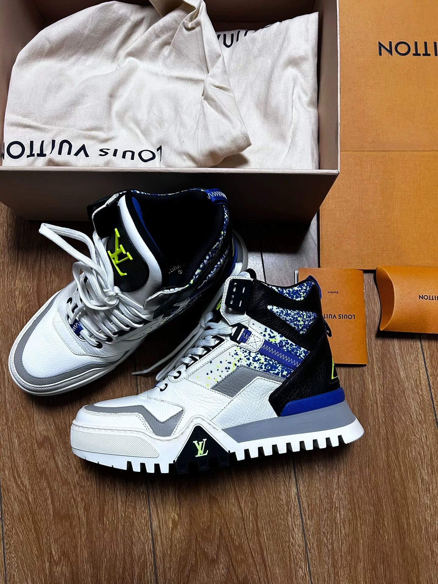 Louis Vuitton Louis Vuitton High-Top Fashion Sneakers Size US 7 / EU 40 - 2 Thumbnail
