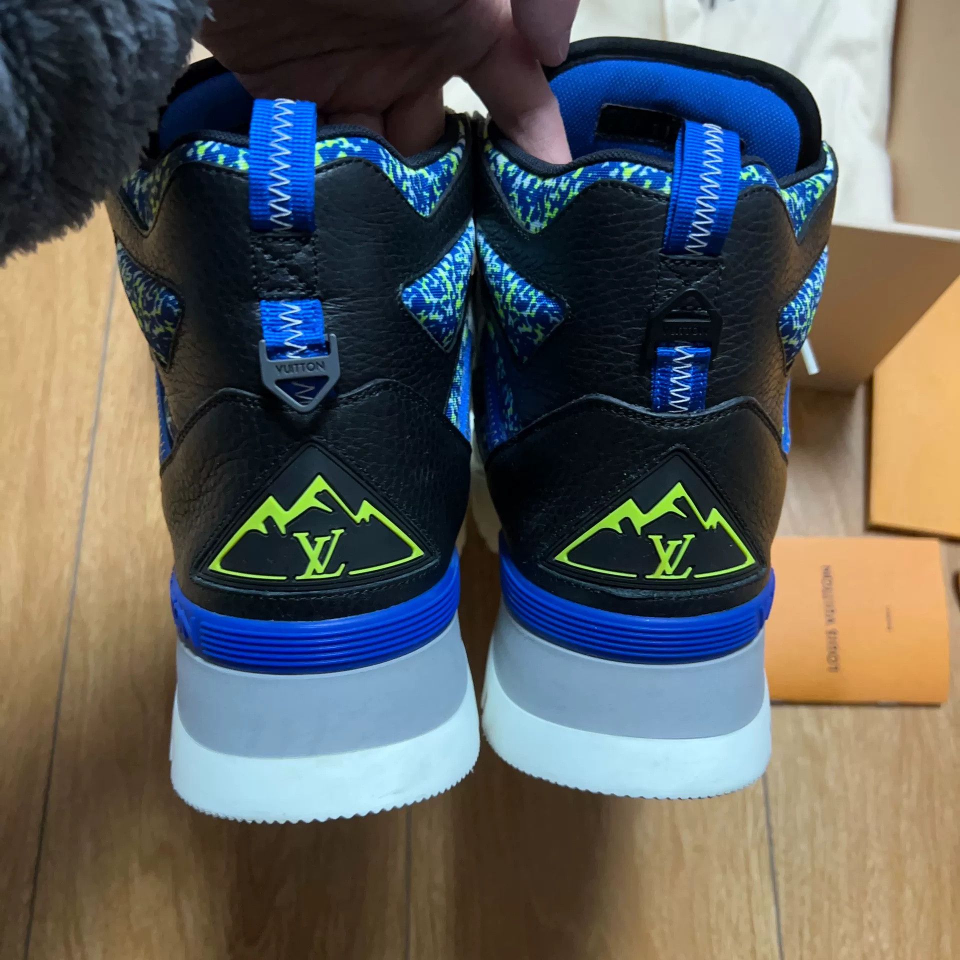 Louis Vuitton Louis Vuitton High-Top Fashion Sneakers Size US 7 / EU 40 - 4 Thumbnail